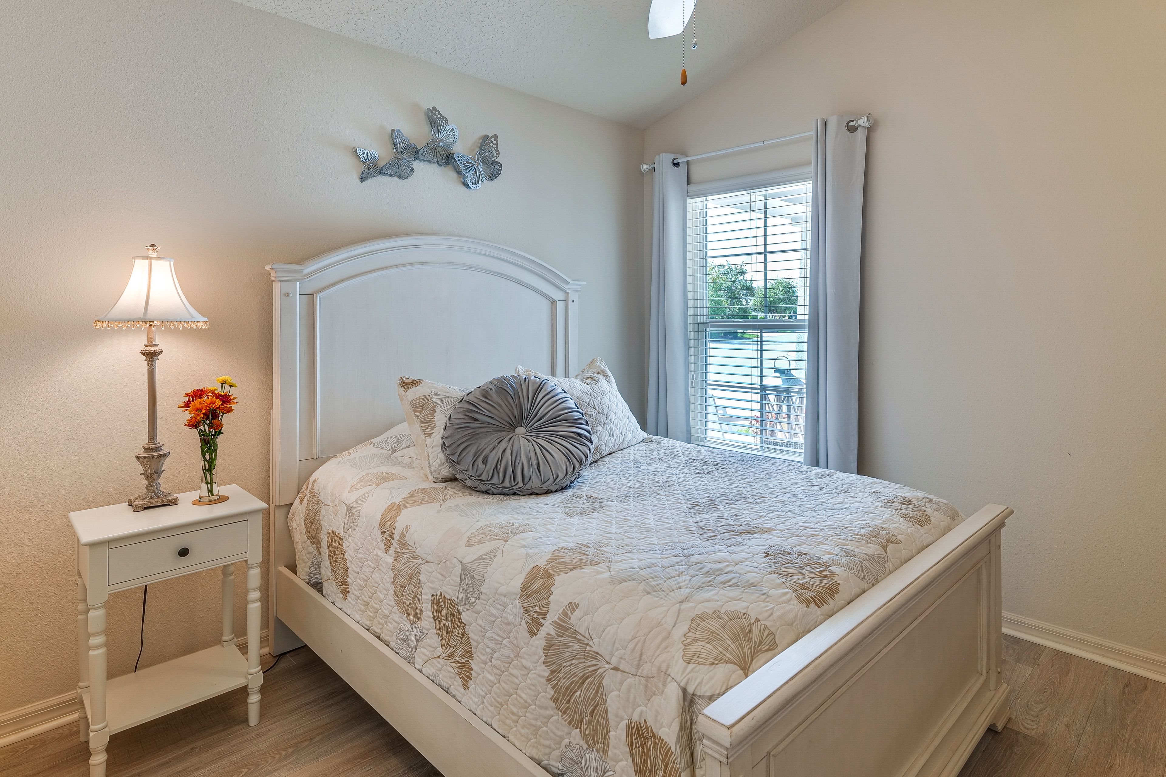 Bedroom 2 | Full Bed | Smart TV