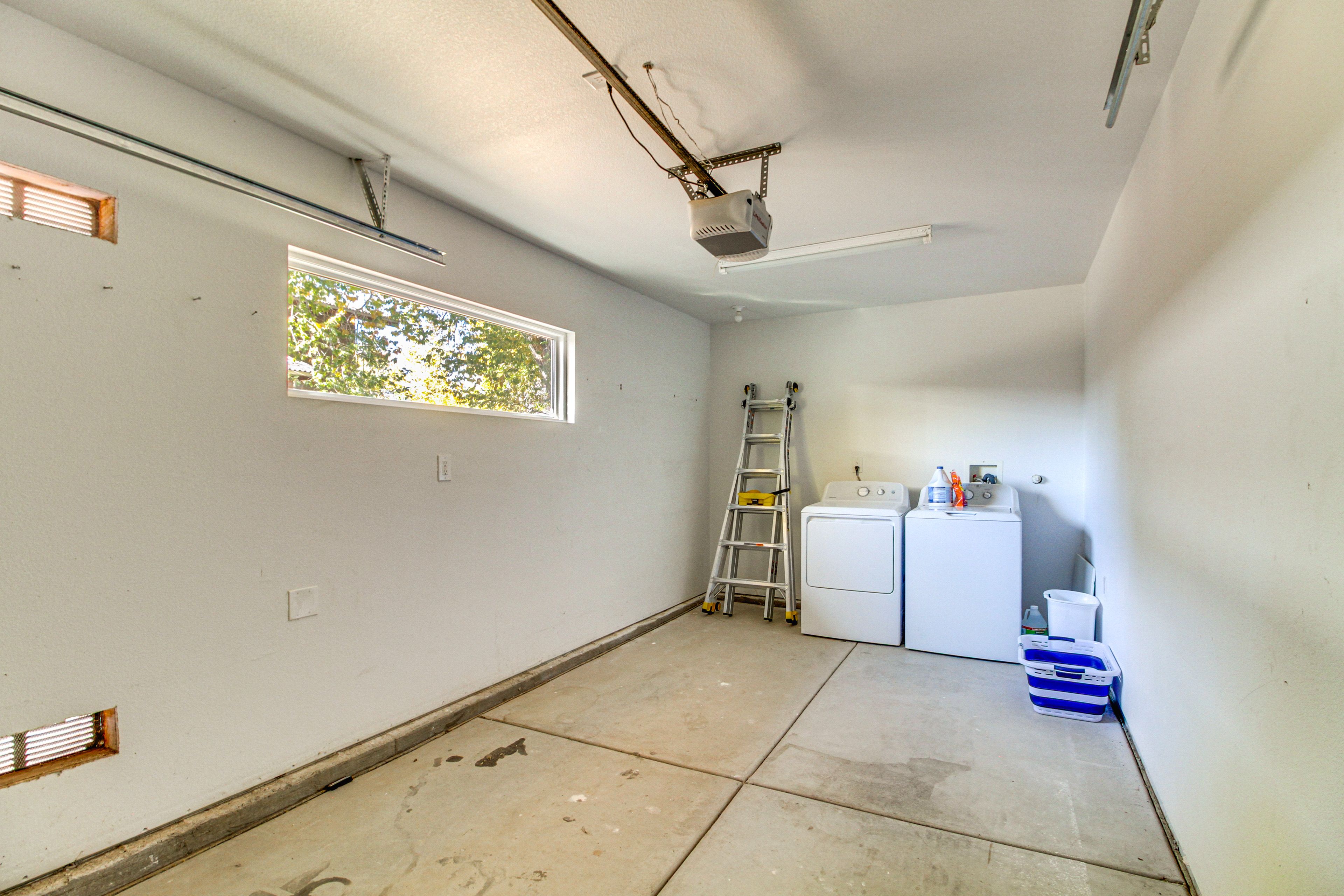 Garage | Washer/Dryer | 1st Floor