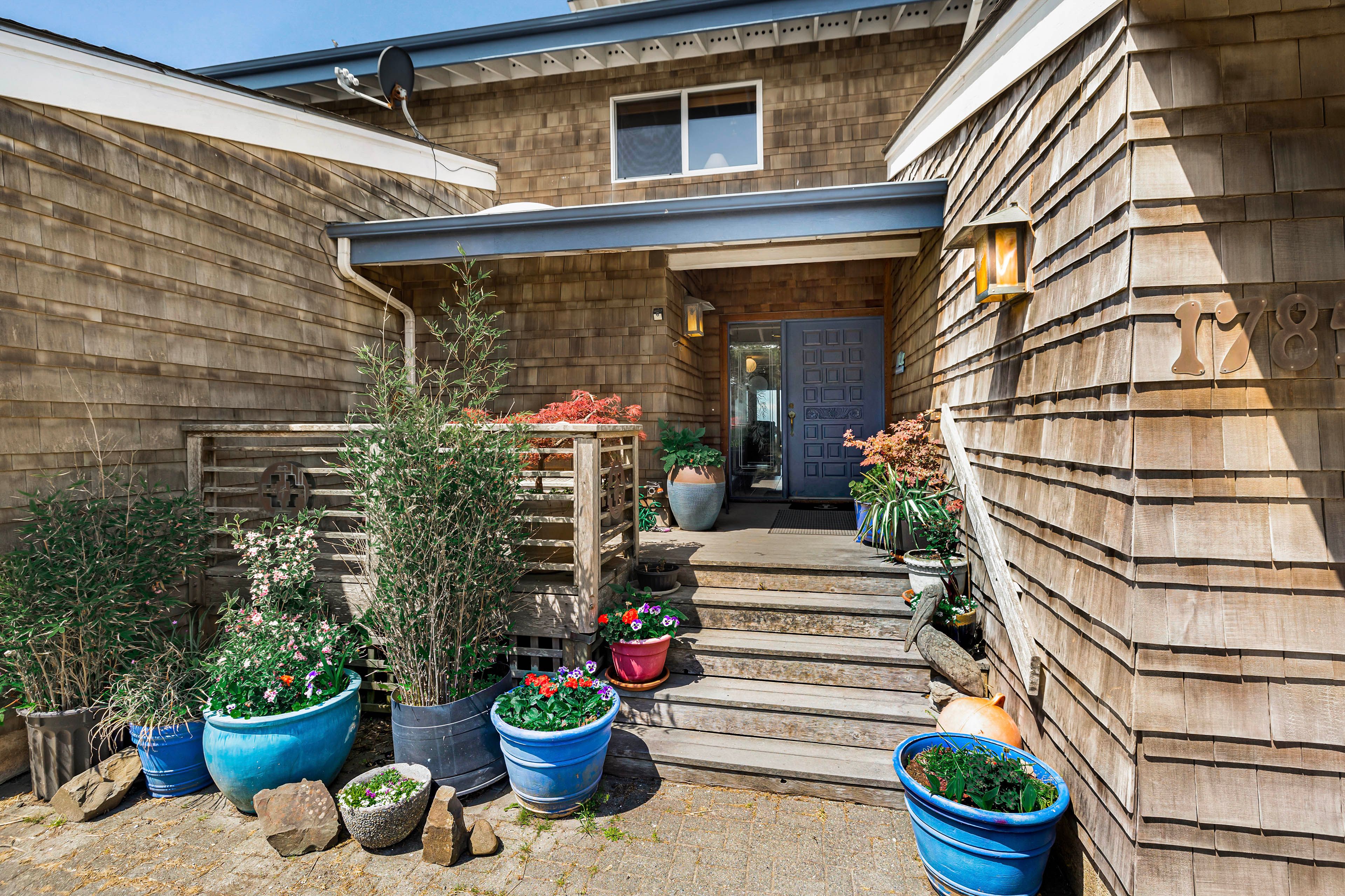 Parking | Garage (1 Vehicle) | Driveway (3 Vehicles)