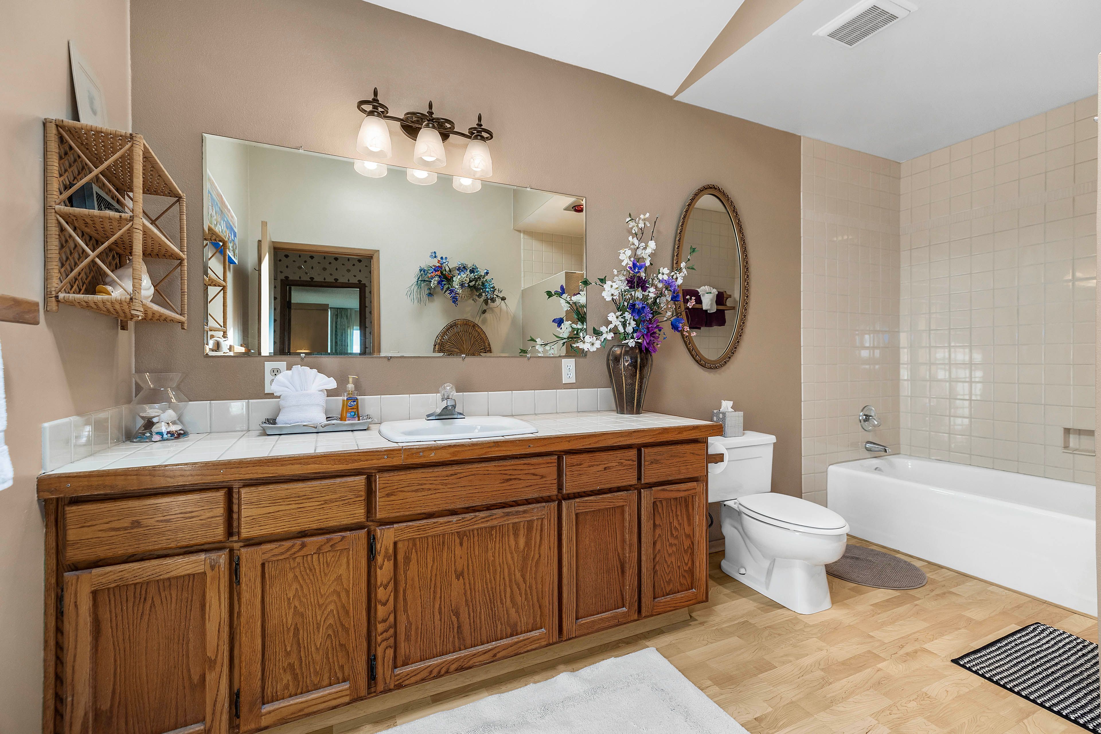 Full Bath | 2nd Floor