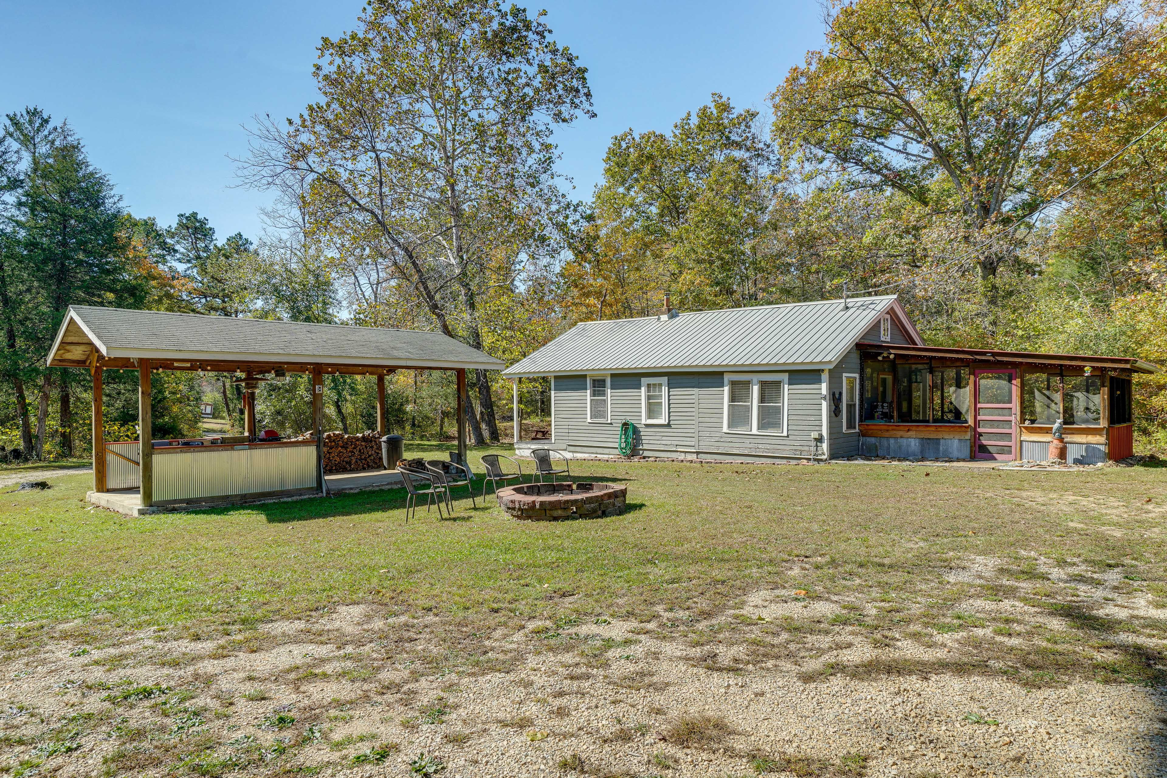 Large Yard | Pavilion w/ Seating | Fire Pit