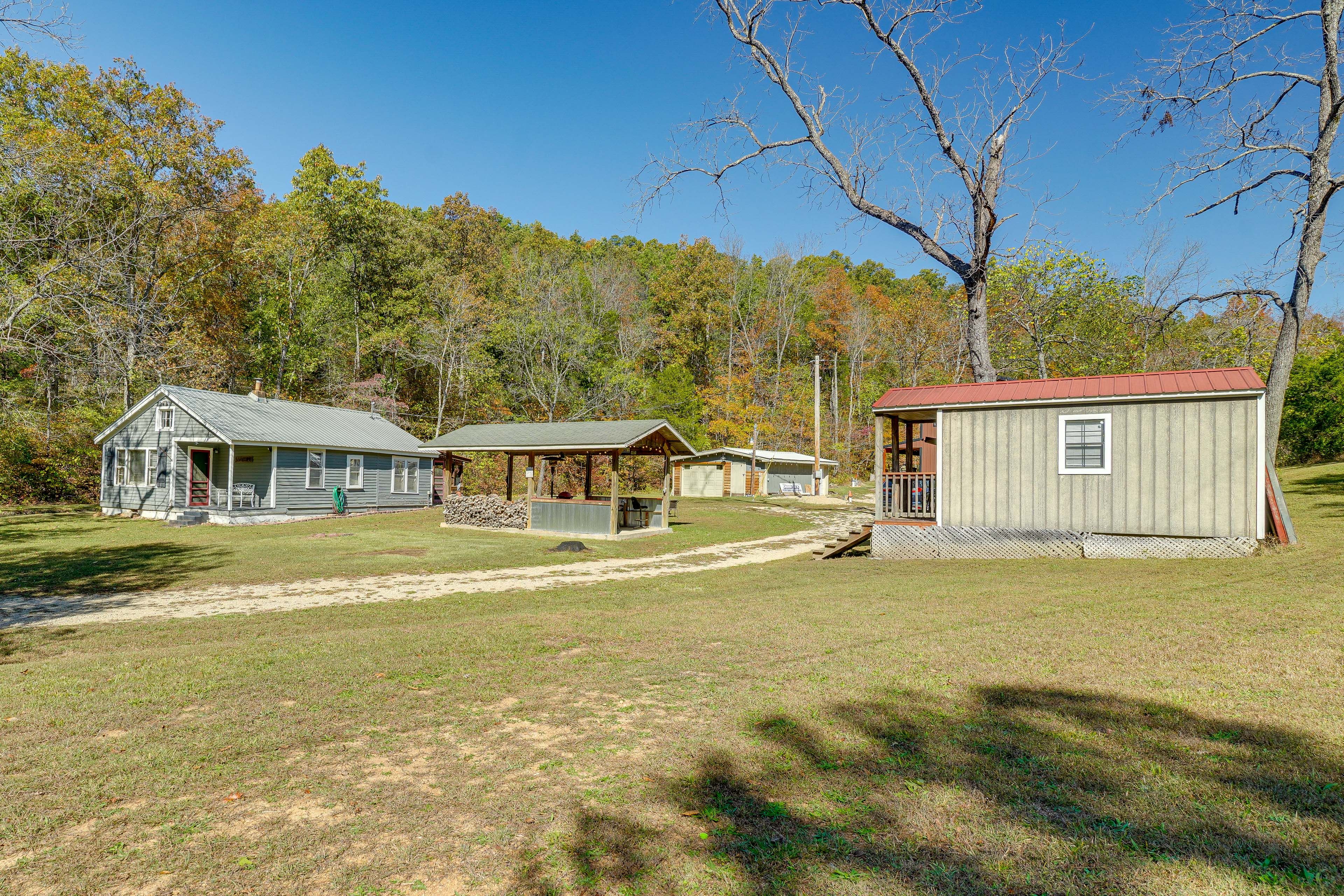 Parking | Driveway (3 Vehicles) | RV/Trailer Parking