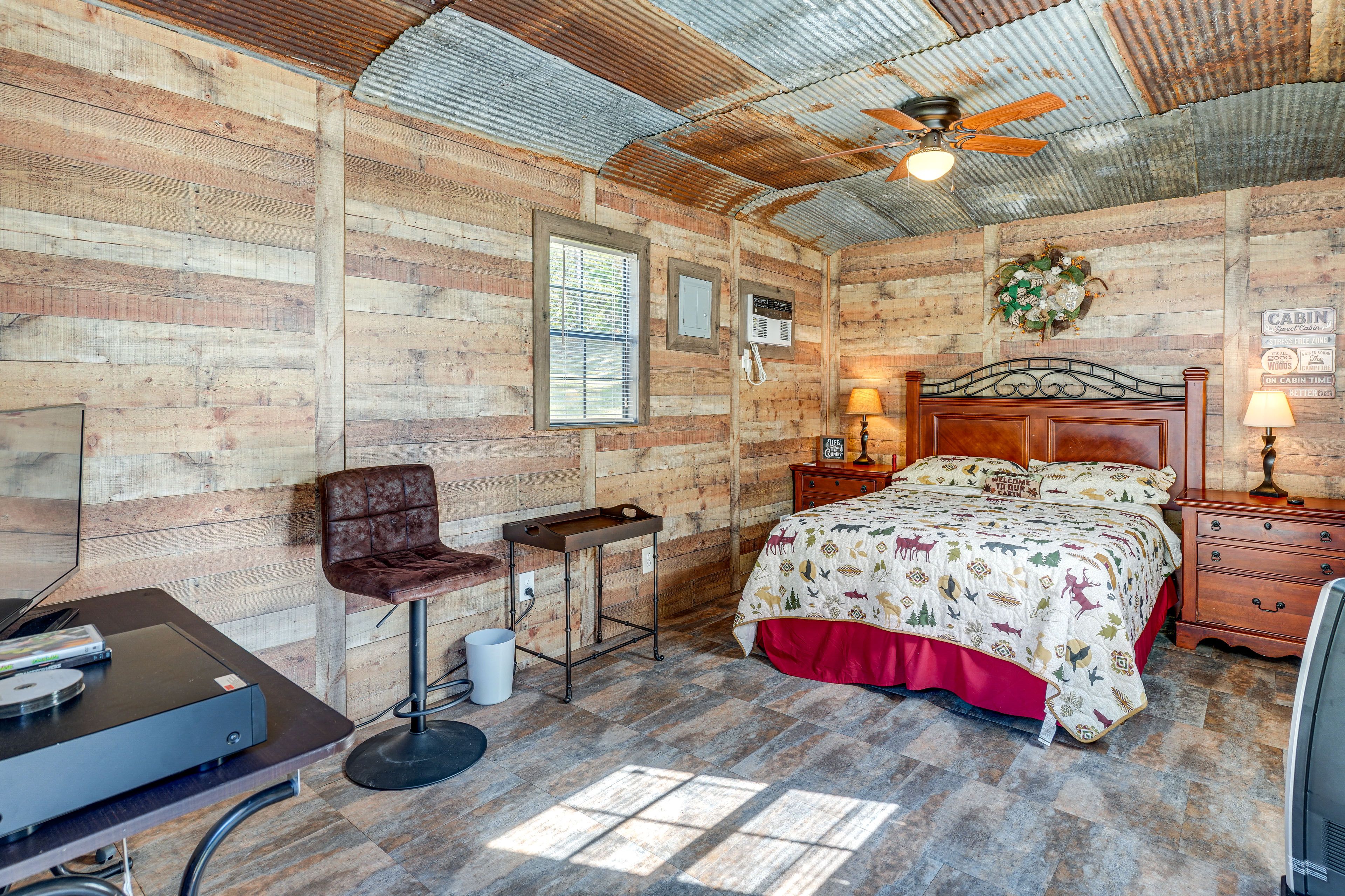 Bedroom 3 (Detached Cabin) | Full Bed