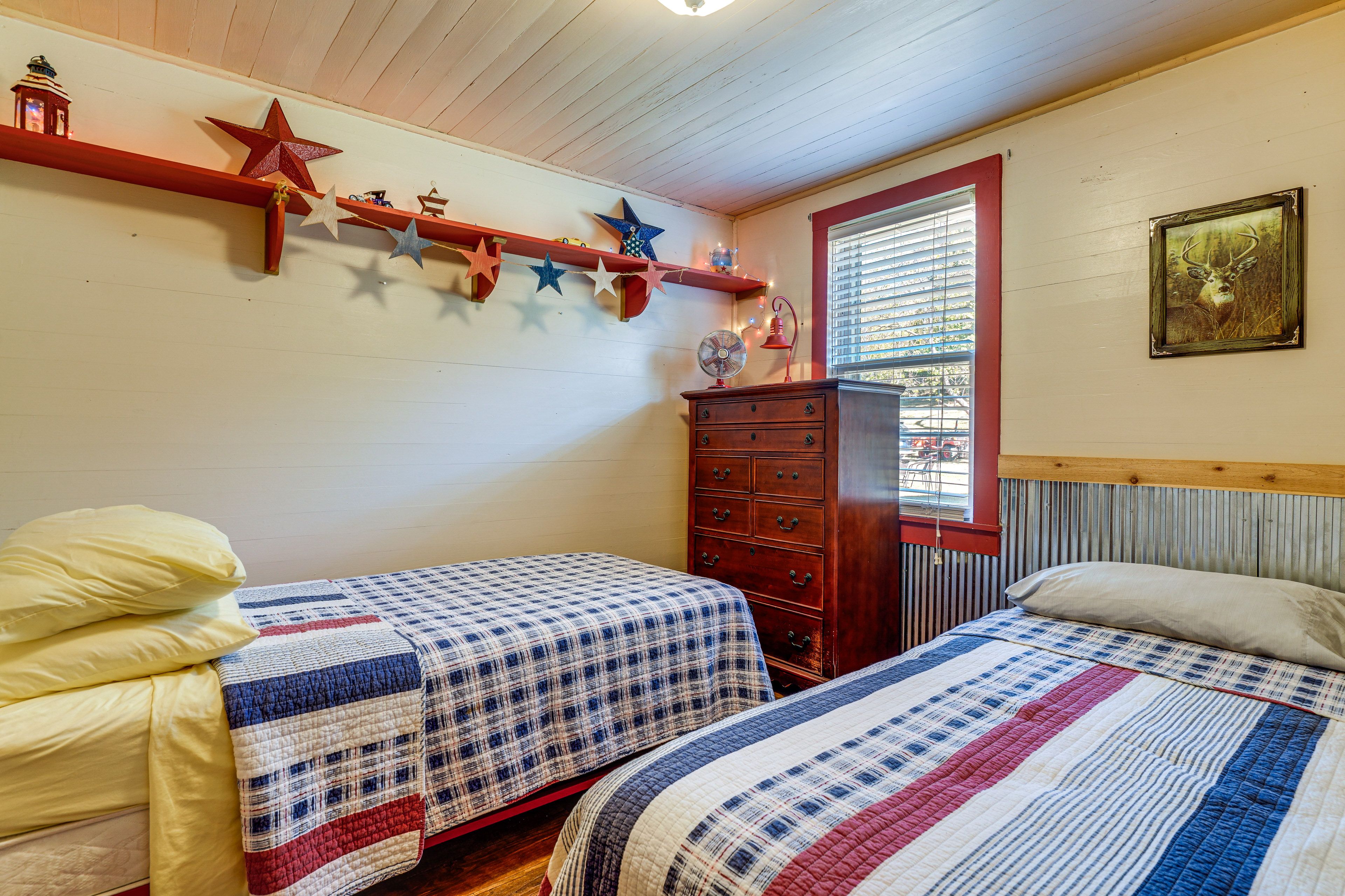 Bedroom 2 | 2 Twin Beds