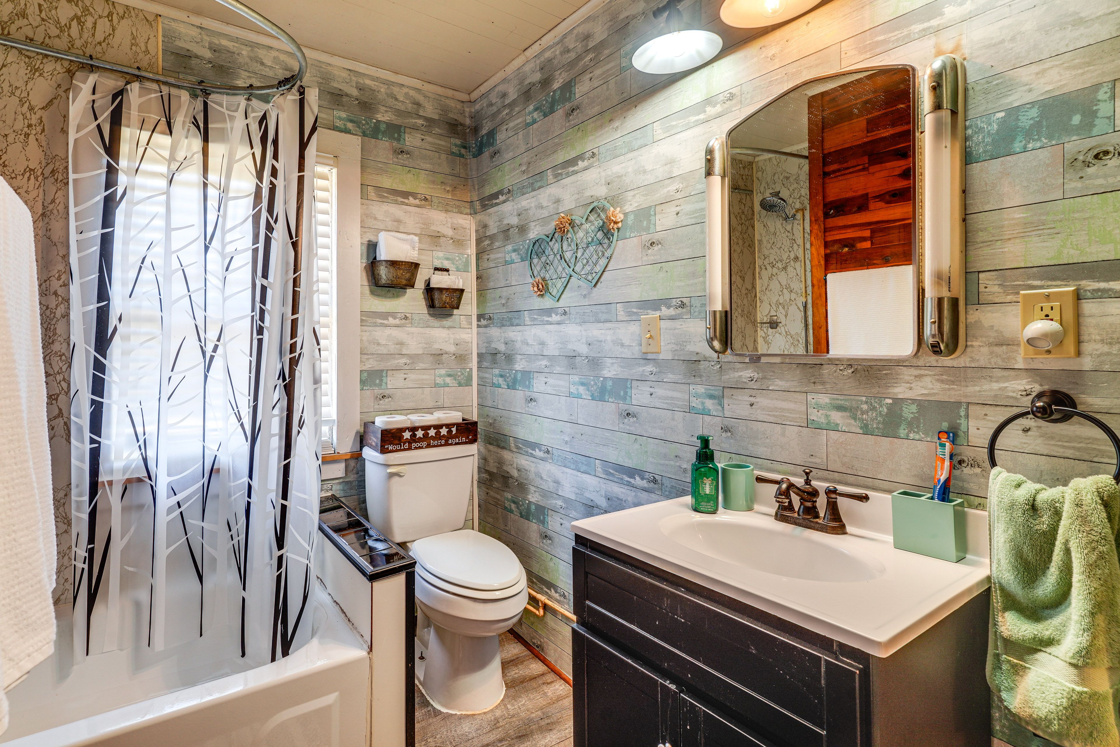 Bathroom | Towels Provided