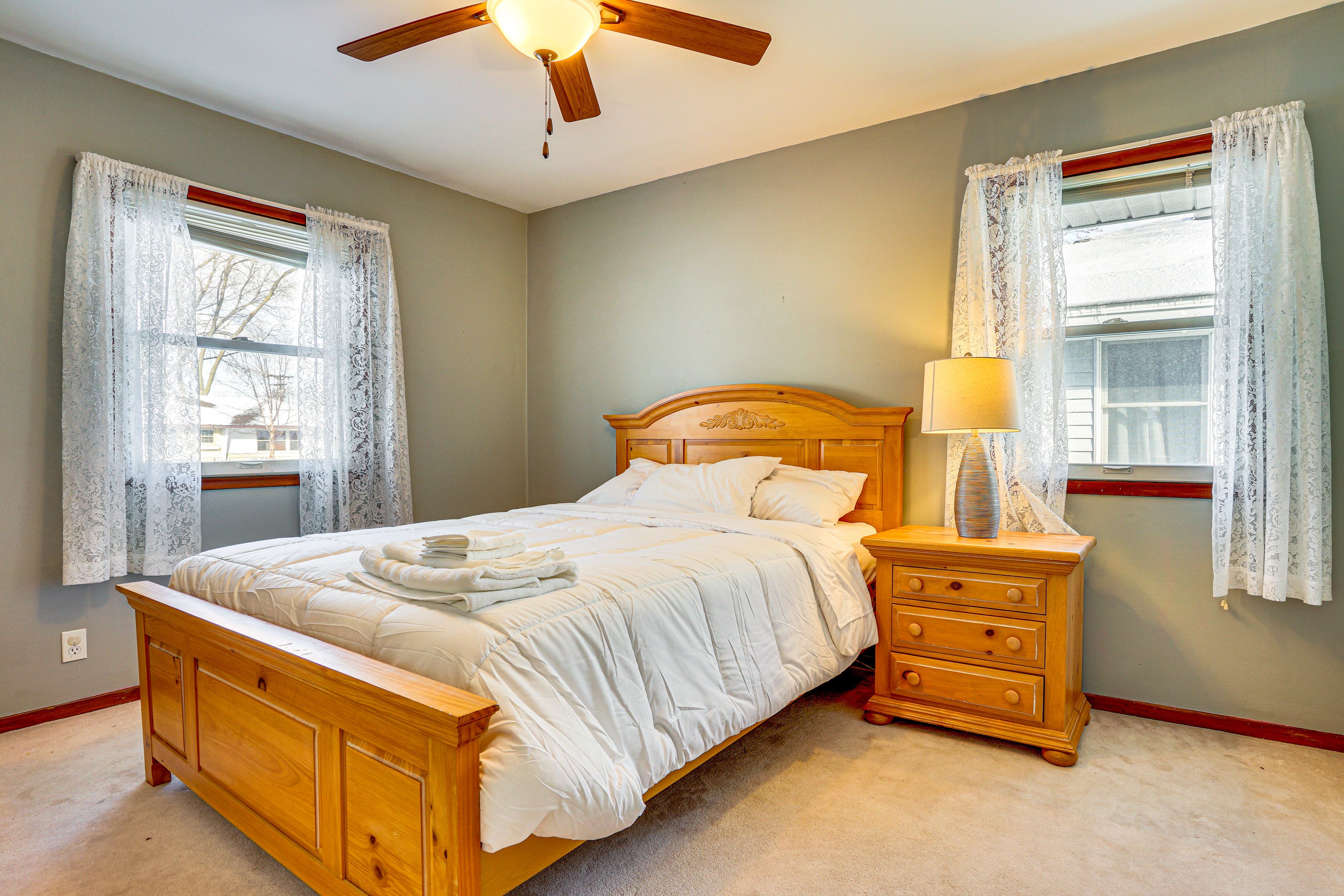 Bedroom 3 | Queen Bed | Main Floor