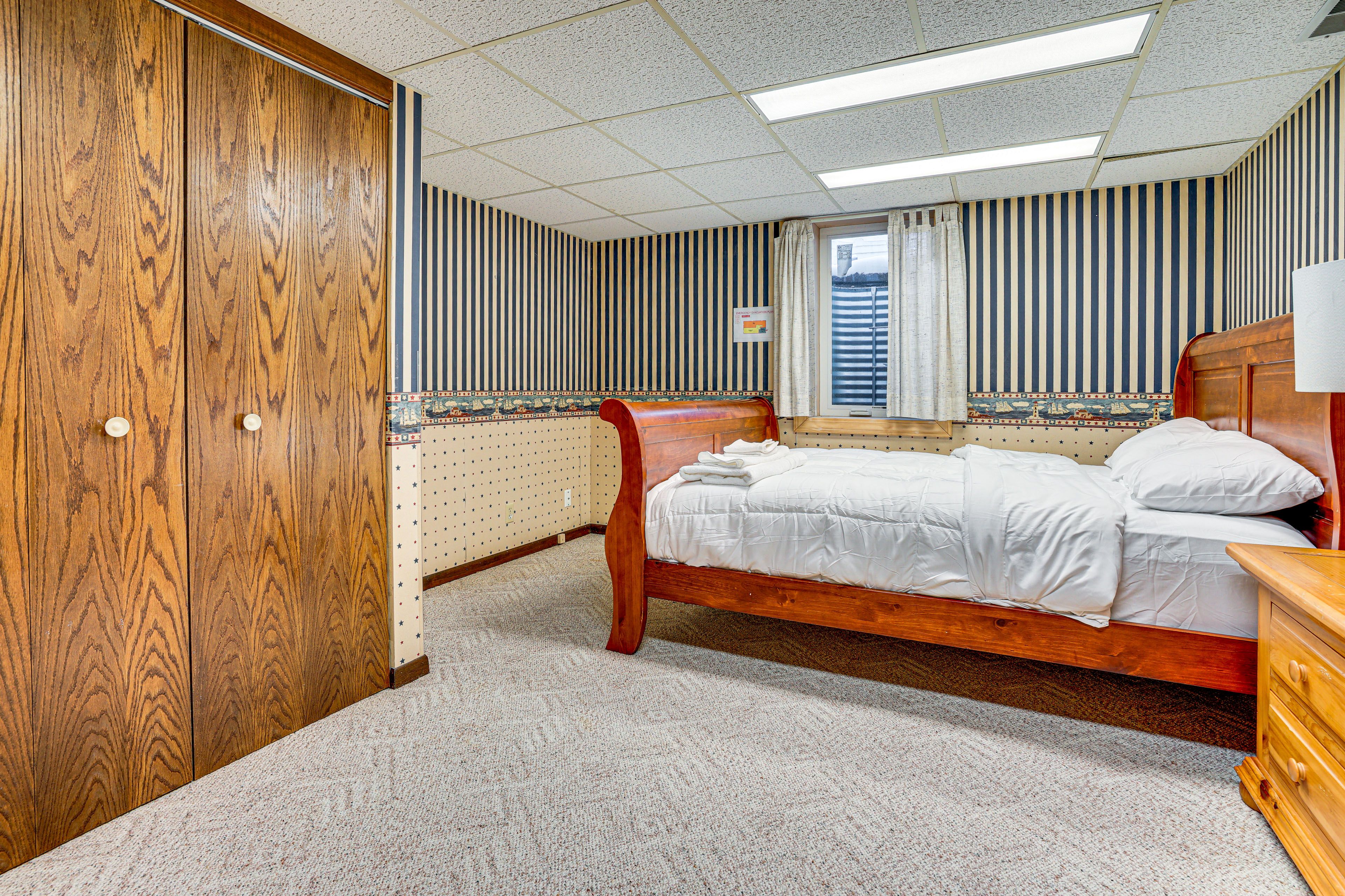 Bedroom 4 | Queen Bed | Lower Floor