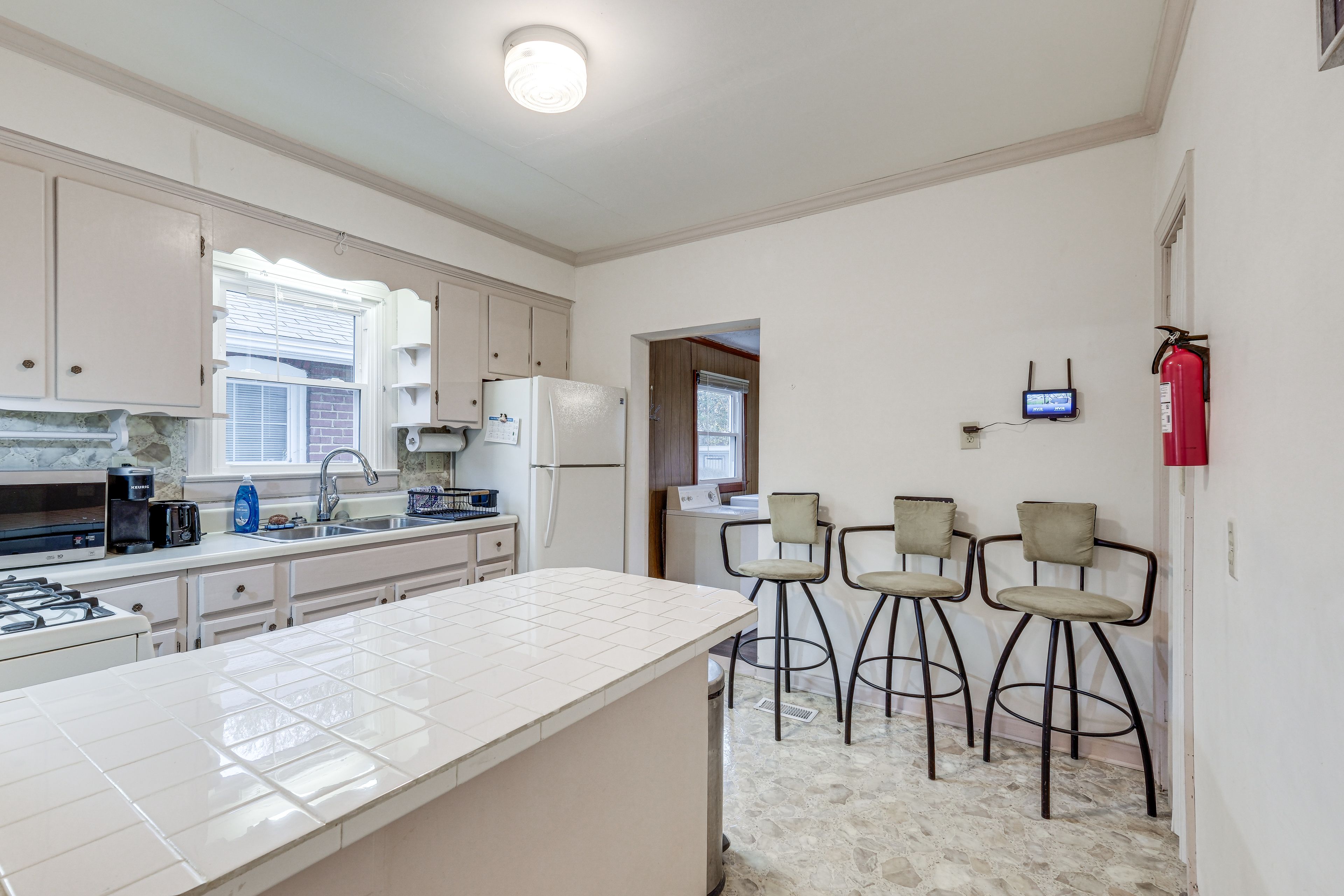 Kitchen | Trash Bags/Paper Towels