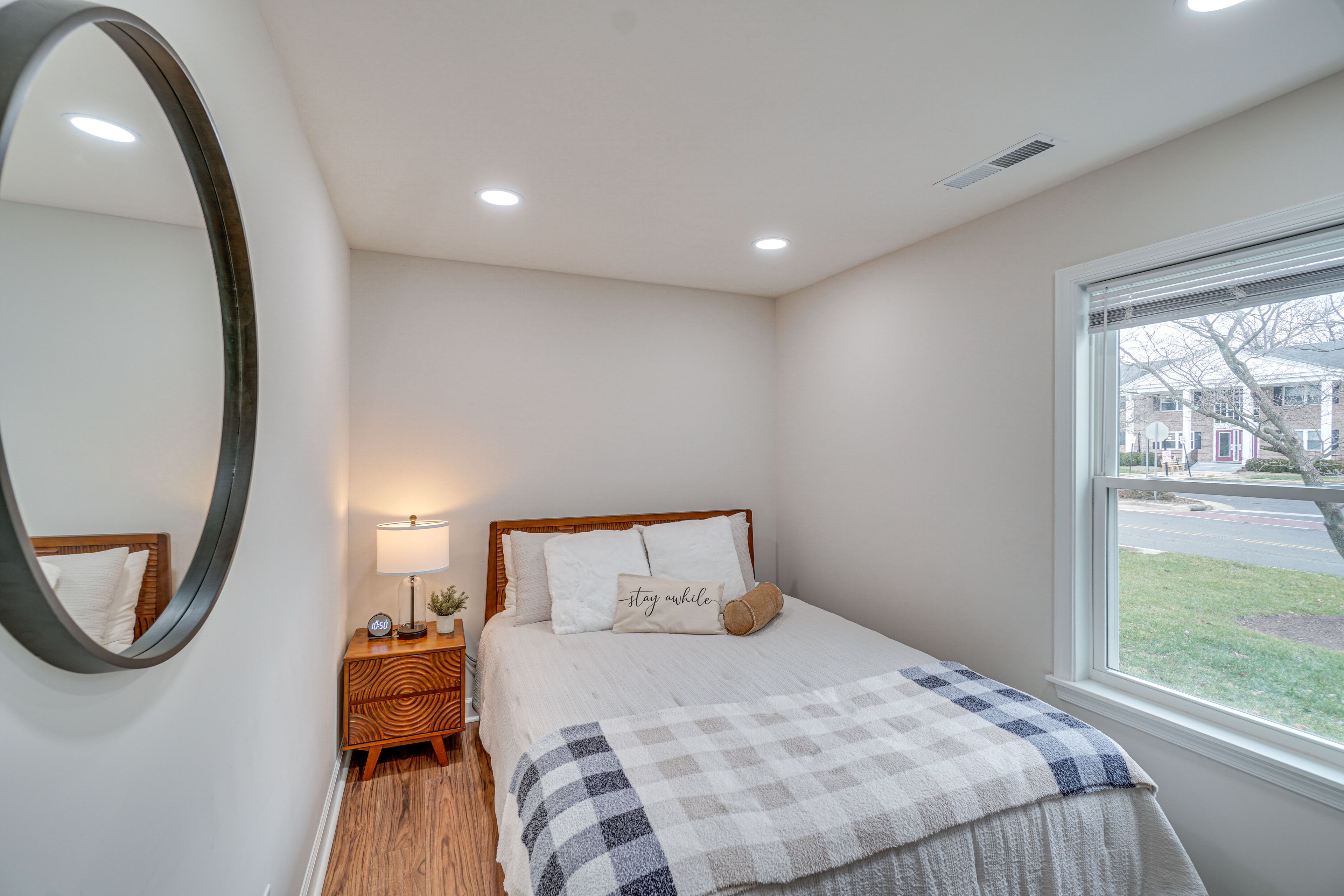 Bedroom 3 | Queen Bed