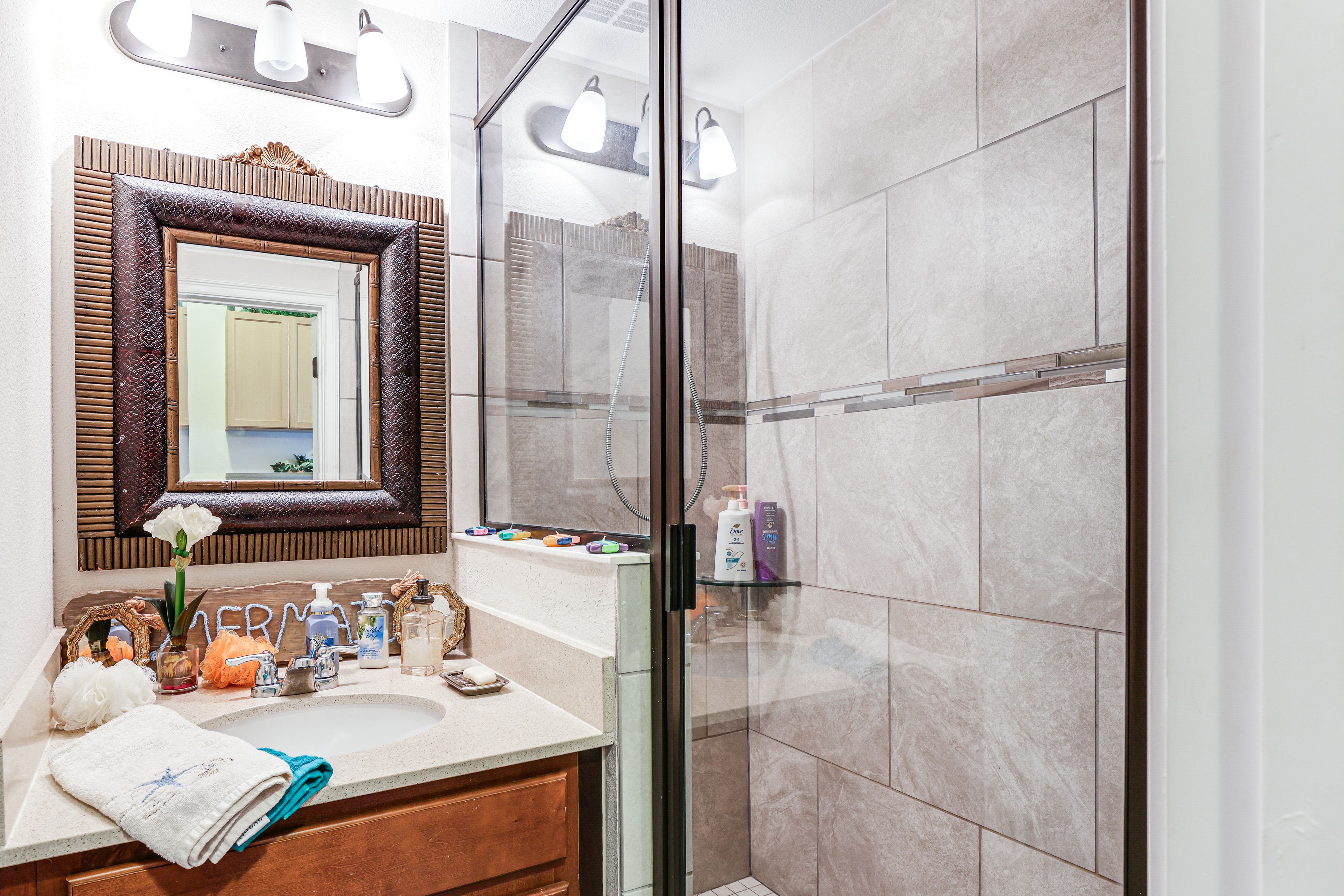 Bathroom | Towels Provided