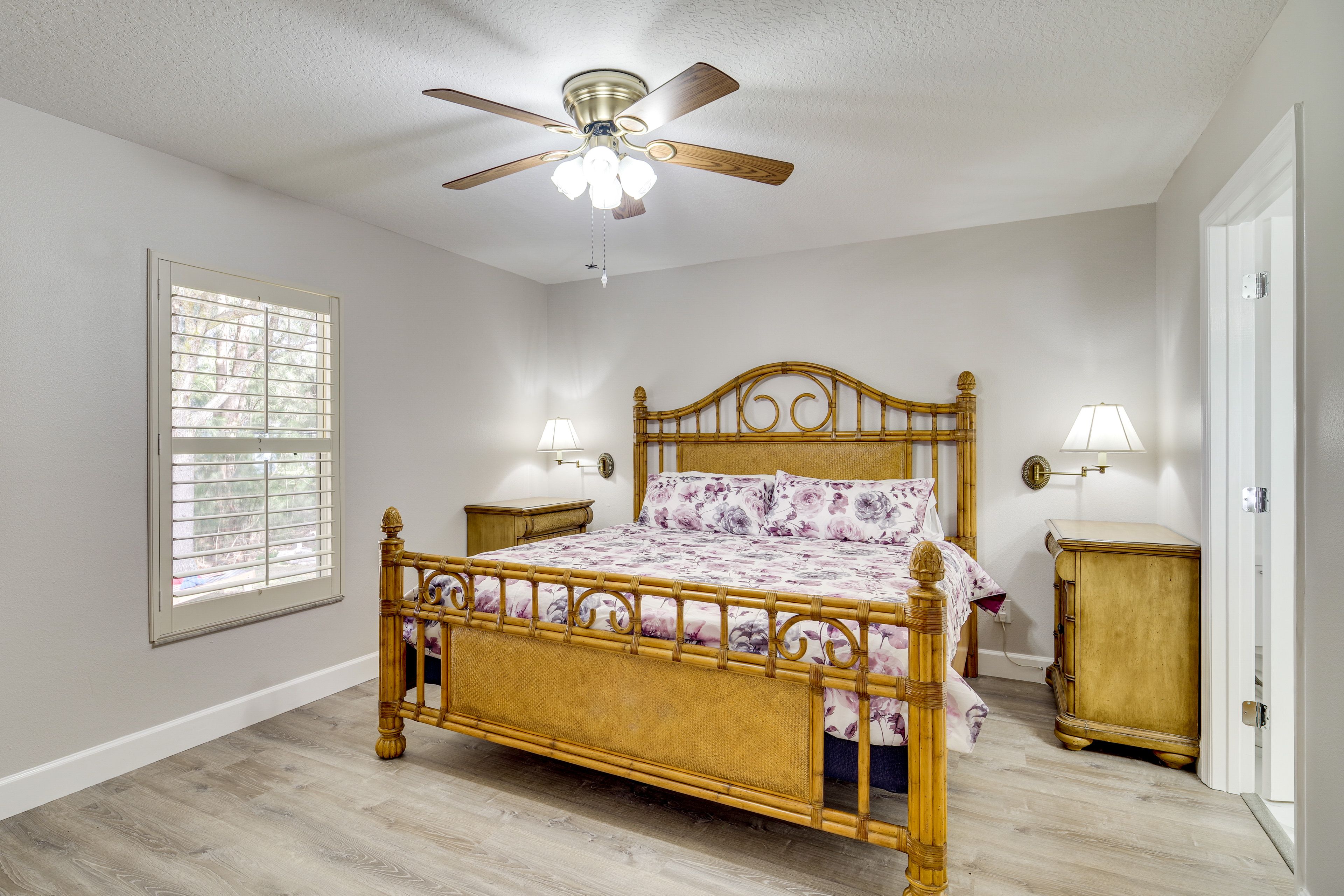 Bedroom 1 | King Bed