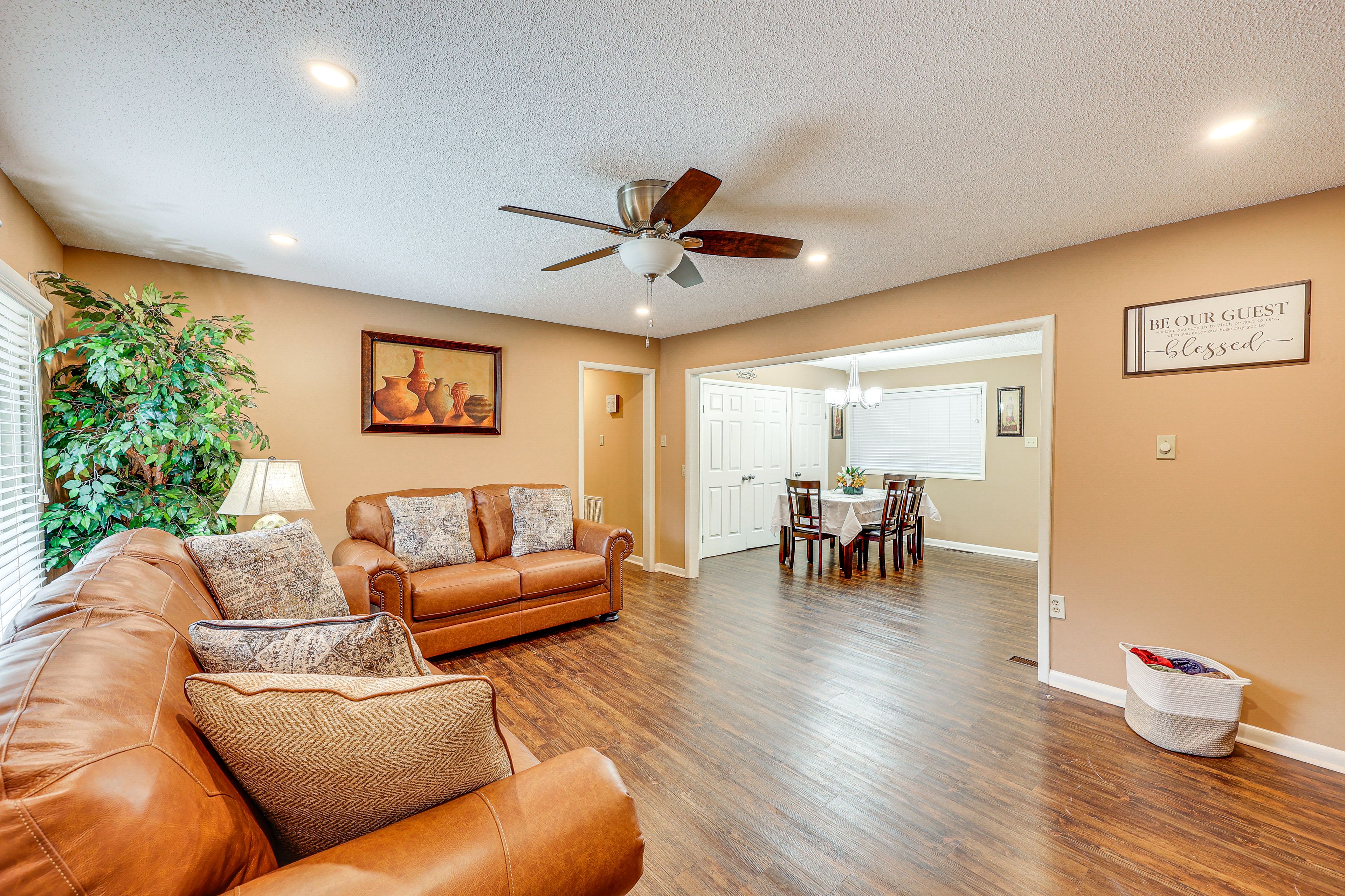 North Little Rock Vacation Rental | 3BR | 2BA | 2 Steps to Enter | 1,300 Sq Ft