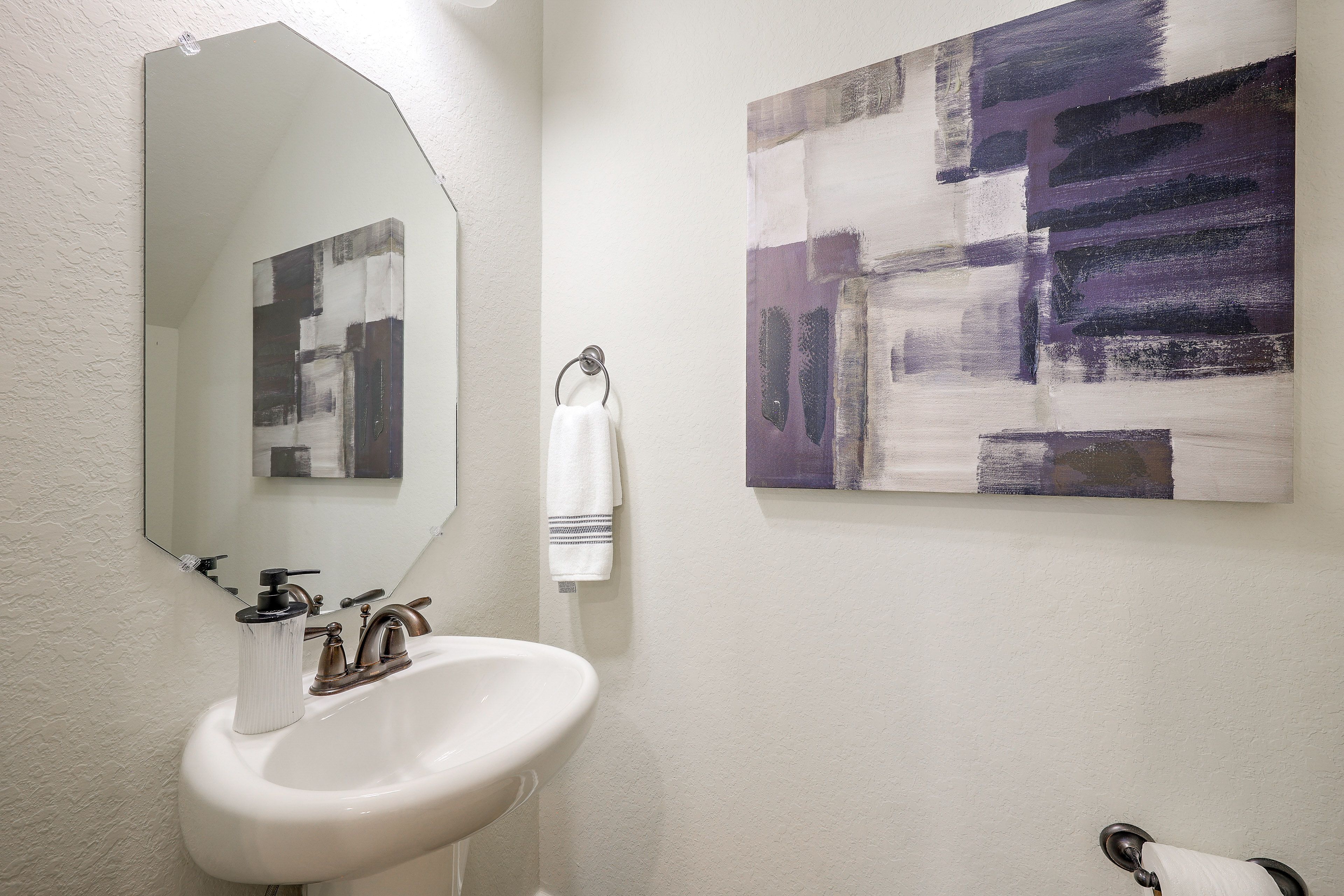 Half Bathroom | 1st Floor