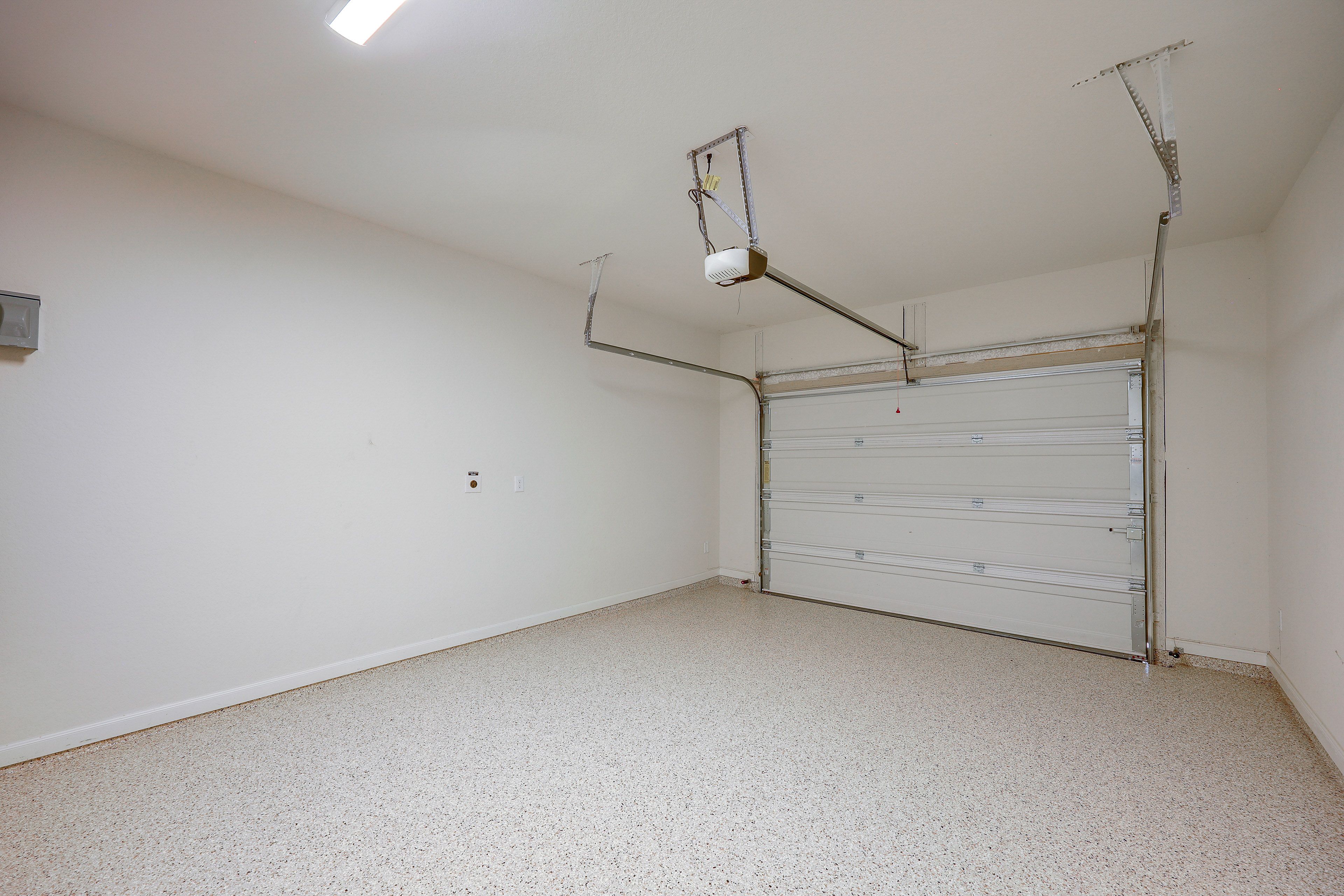Garage Parking (1 Vehicle)