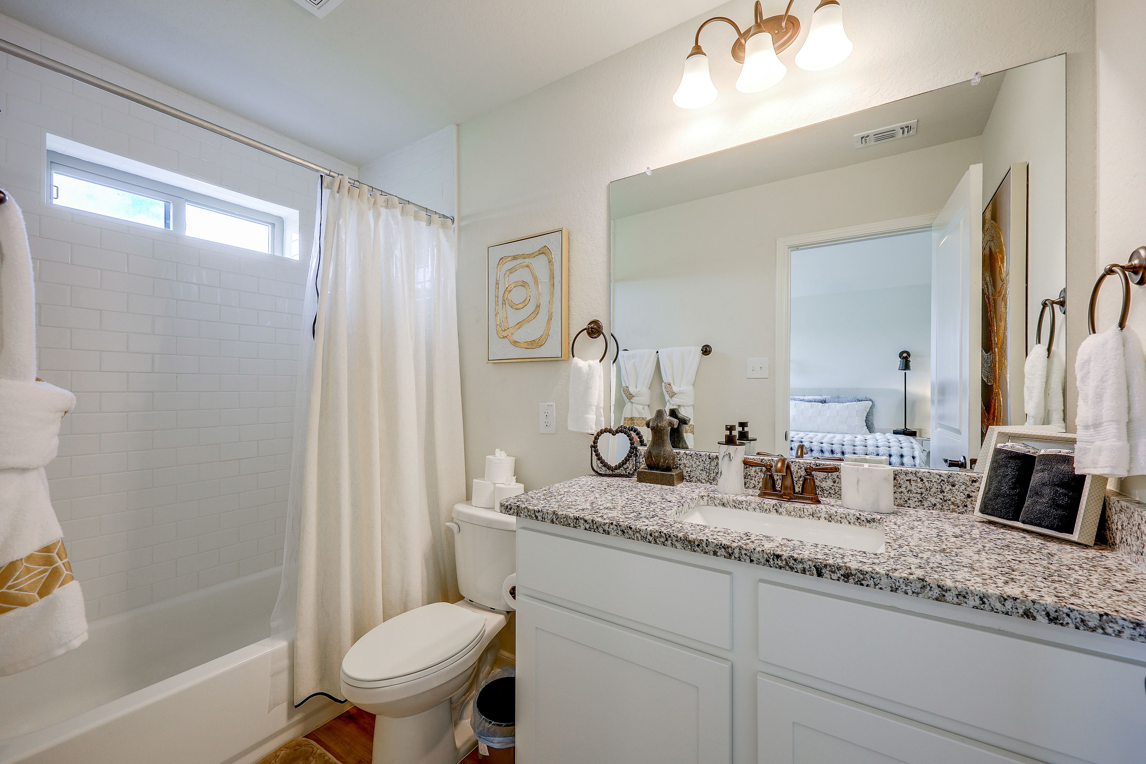 En-Suite Bathroom | 2nd Floor