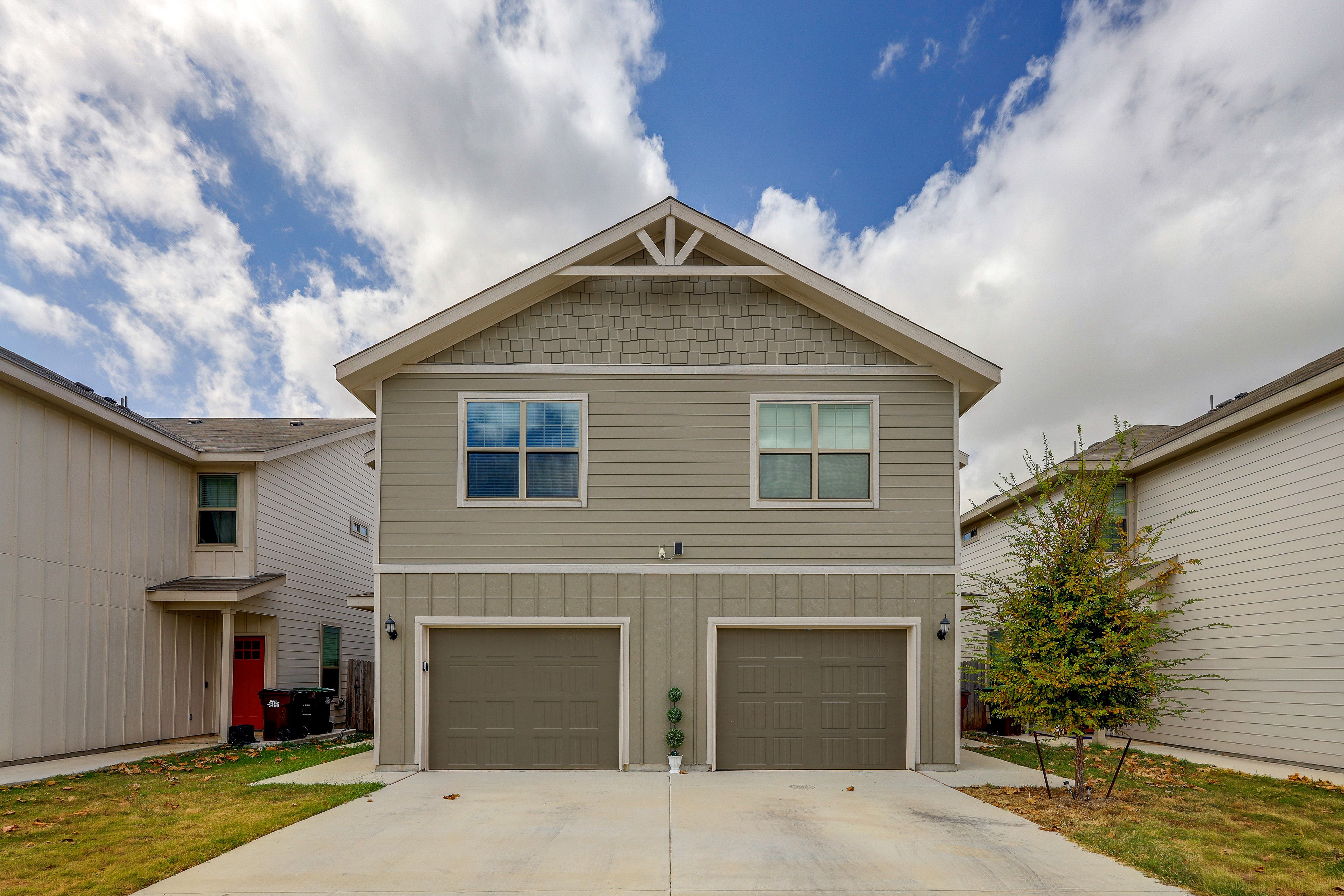 Townhome Exterior | Driveway Parking (1 Vehicle)