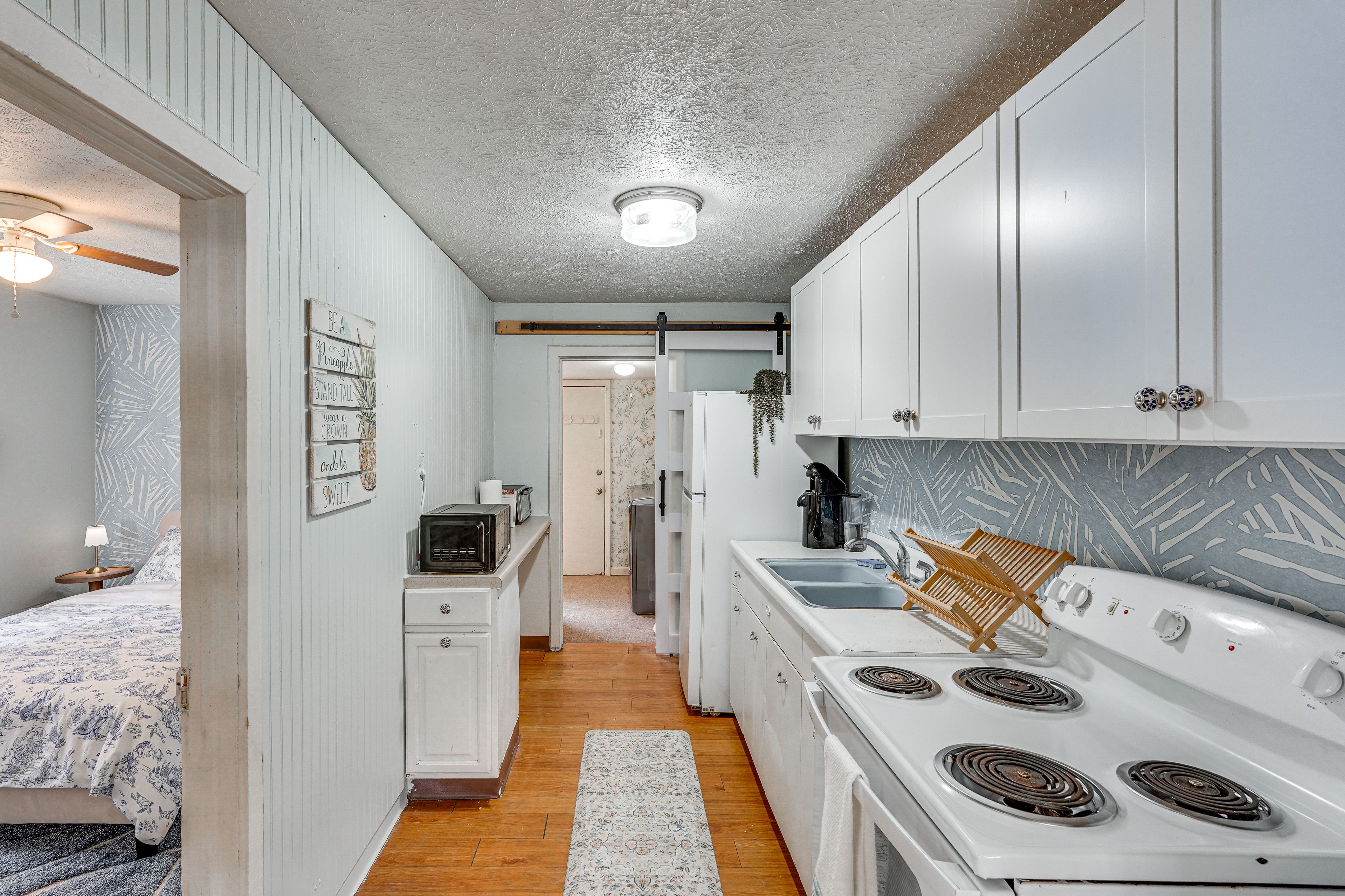 Kitchen | Trash Bags/Paper Towels