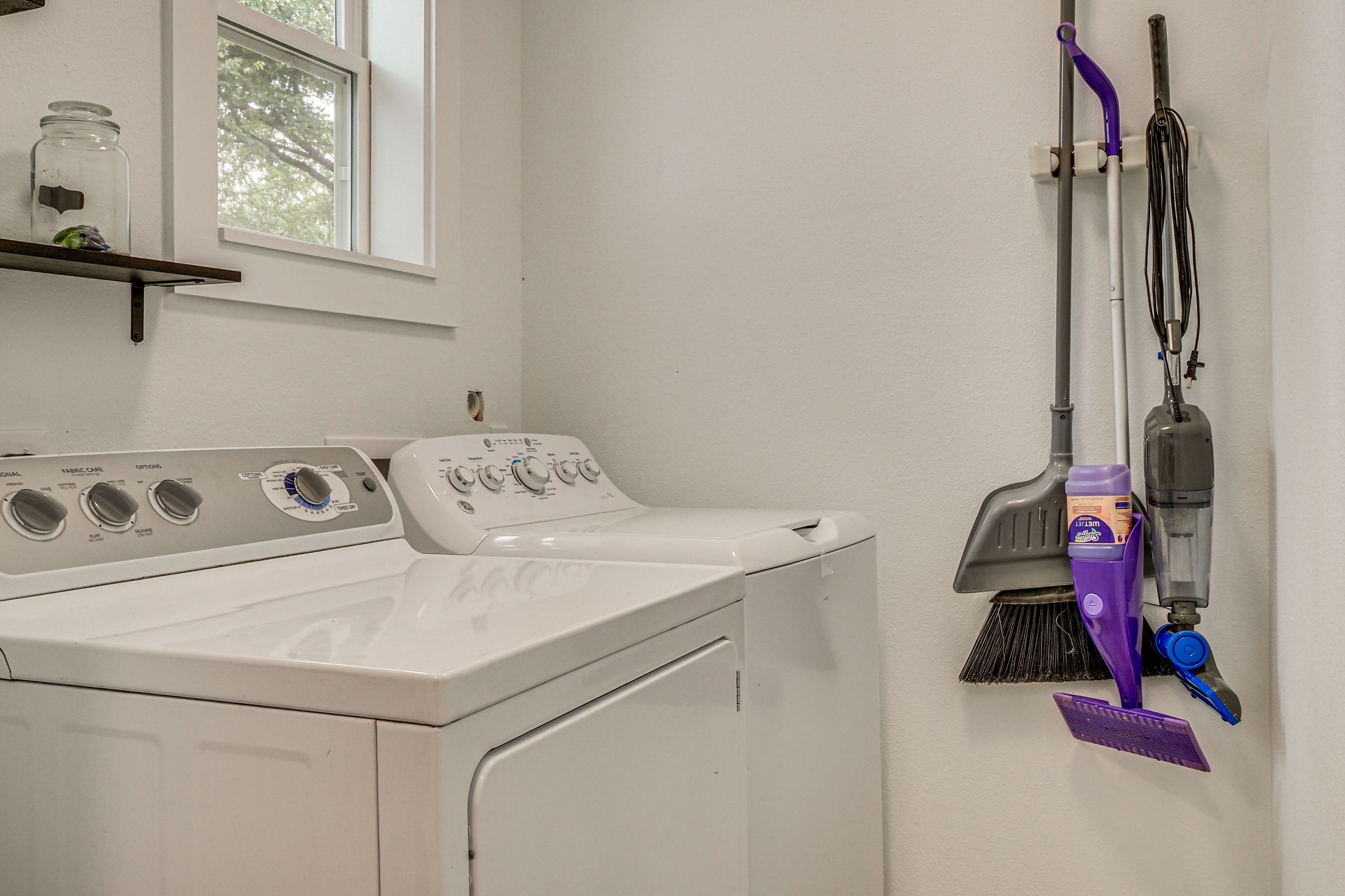 Laundry Room | Washer & Dryer