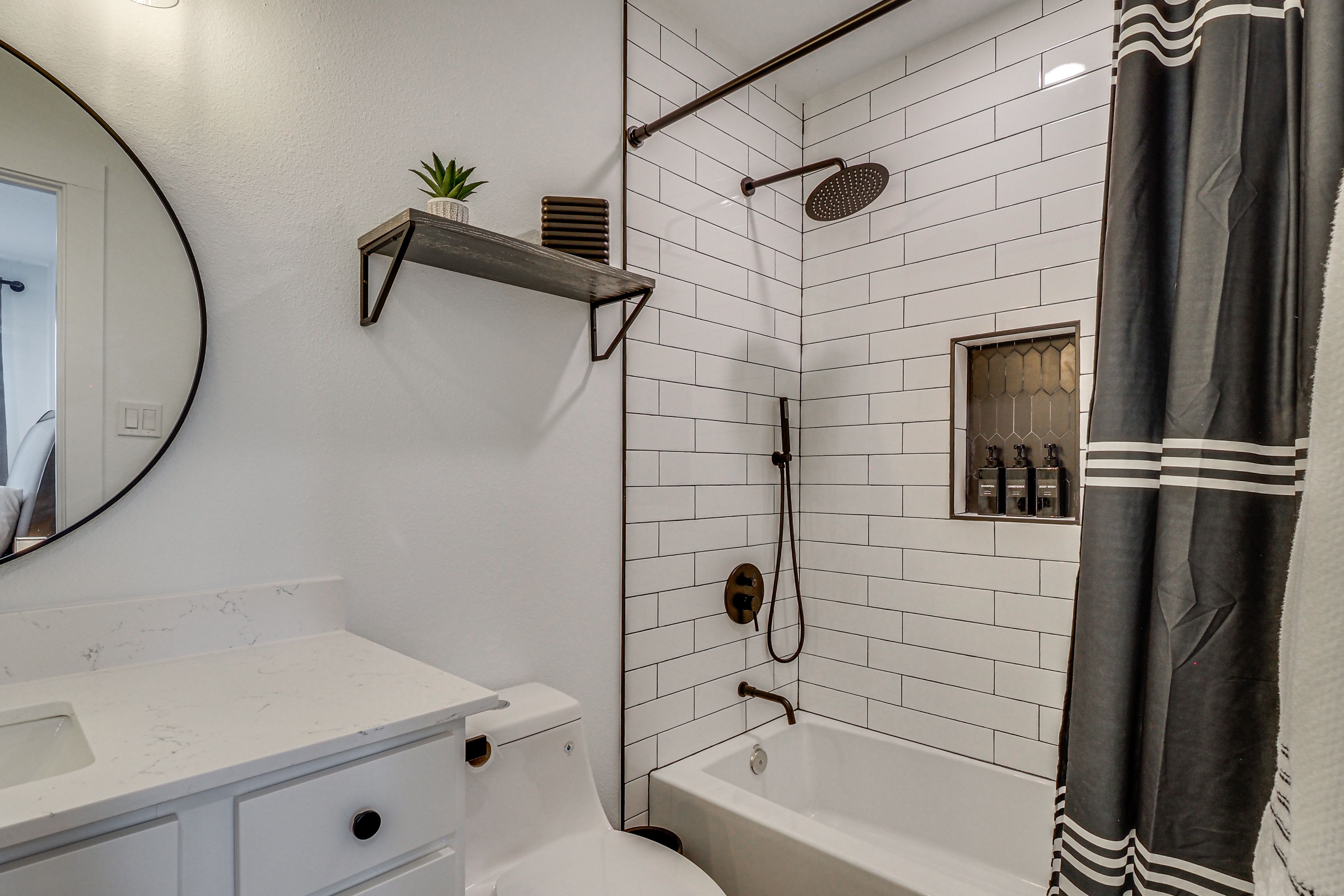 En-Suite Bathroom | Towels Provided