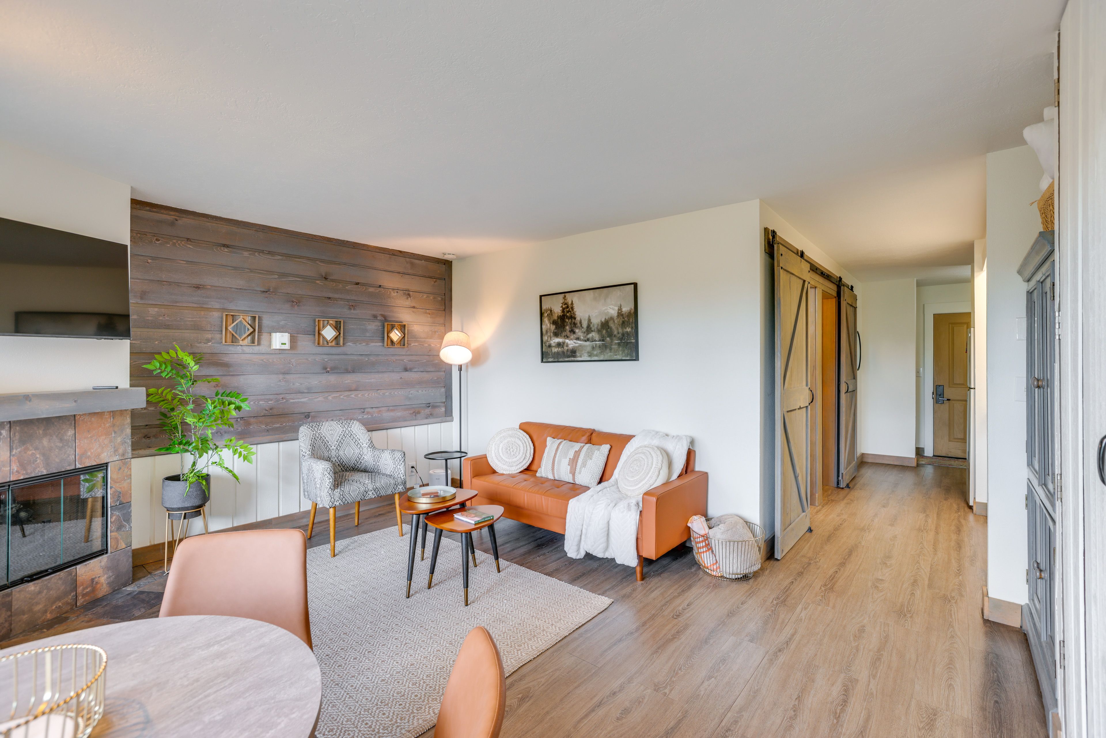 Studio Interior | Queen Murphy Bed | Single-Story Unit