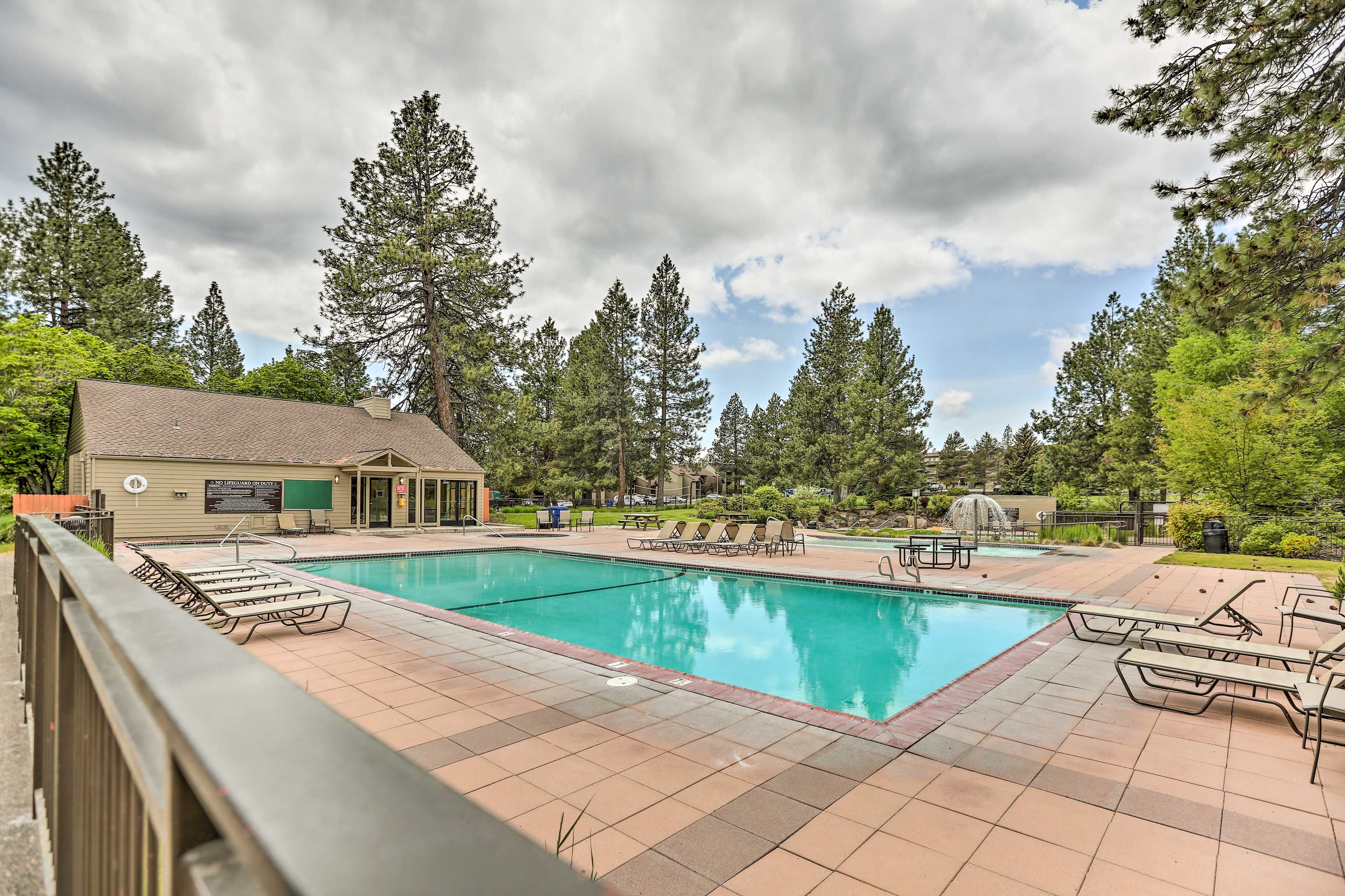 Seventh Mountain Resort Amenities | Outdoor Pools