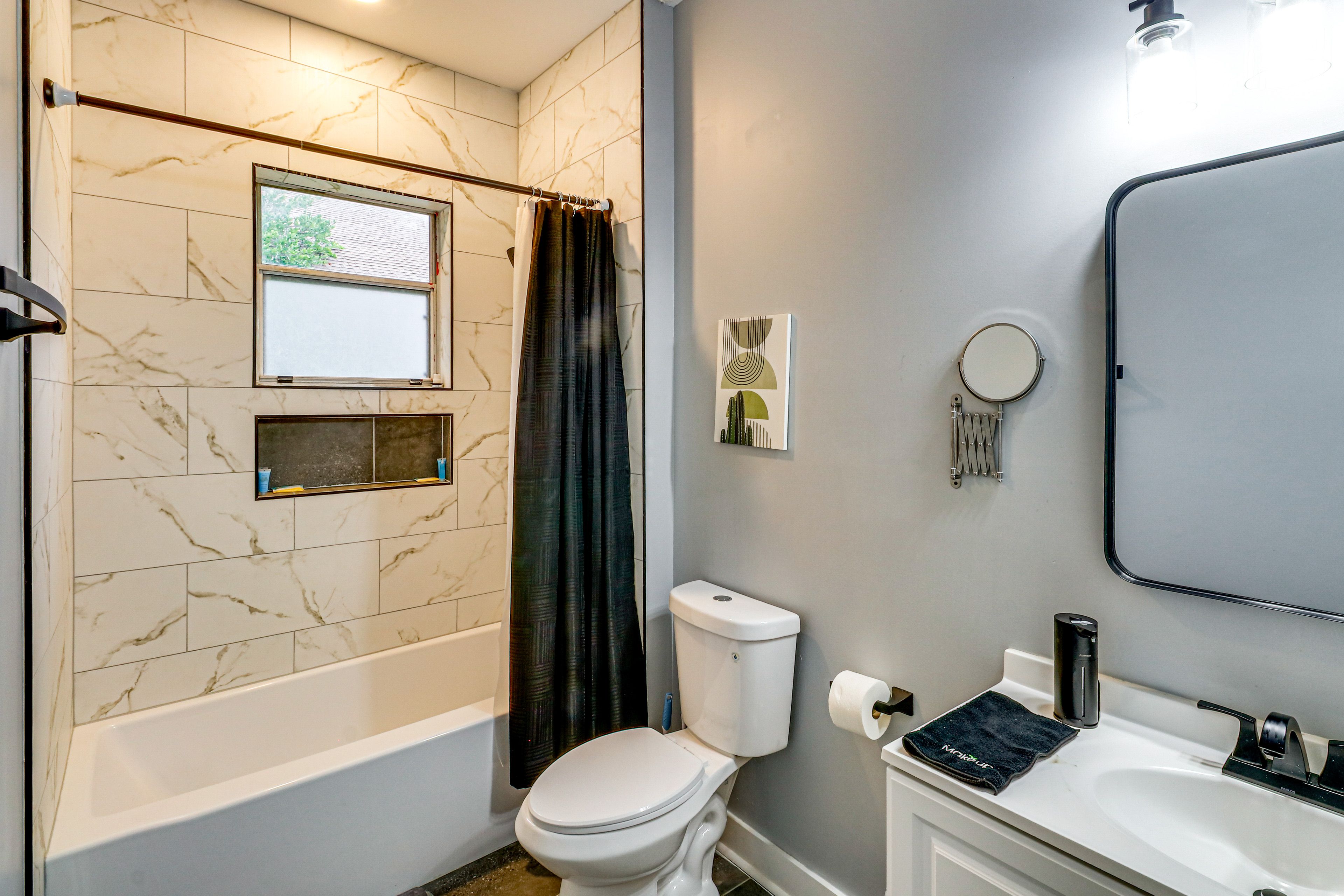 Bathroom | Towels Provided