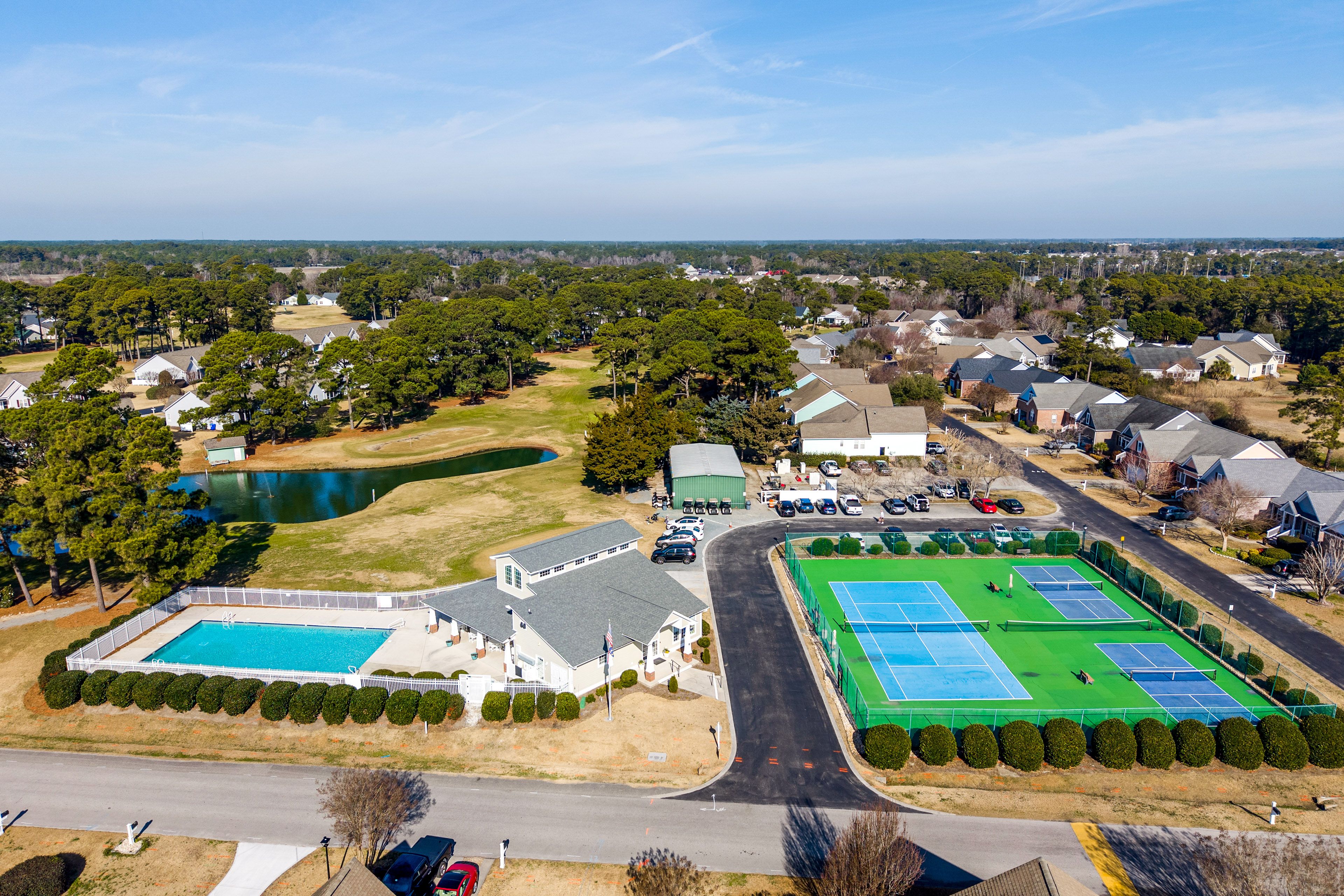 South Harbor Community Amenities | Seasonal Pool | Tennis & Pickleball Courts