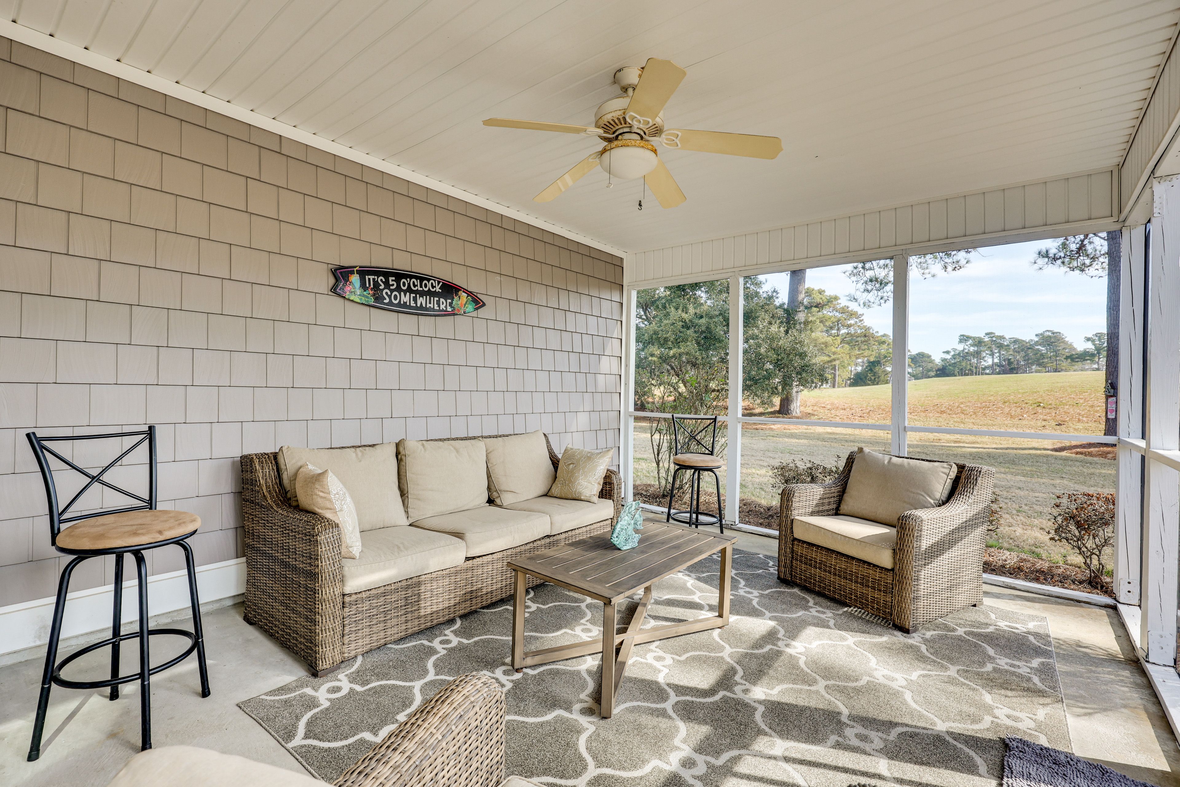 Screened Porch | Lounge Area | Golf Course Views