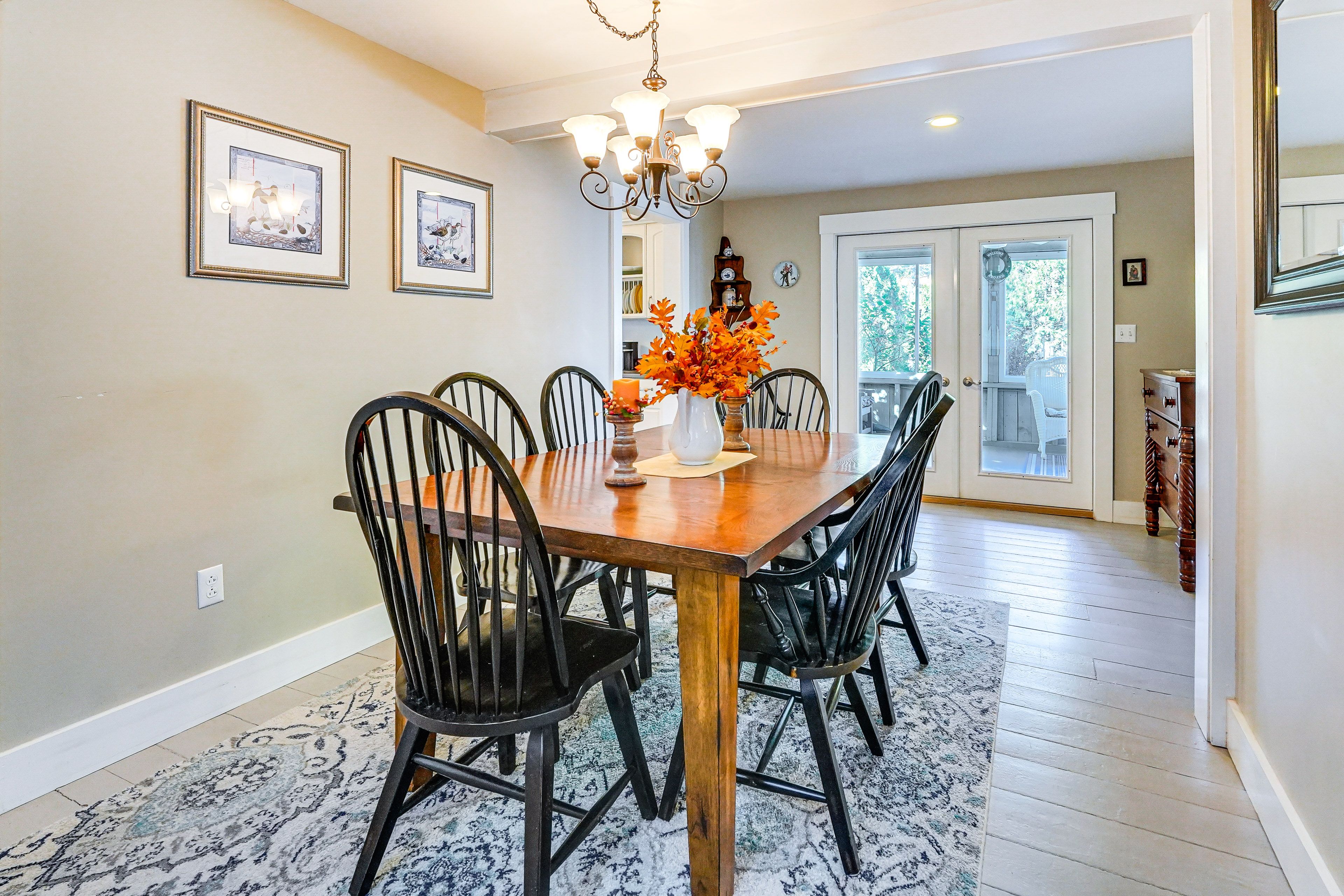 Dining Space | Dishware/Flatware | 1st Floor
