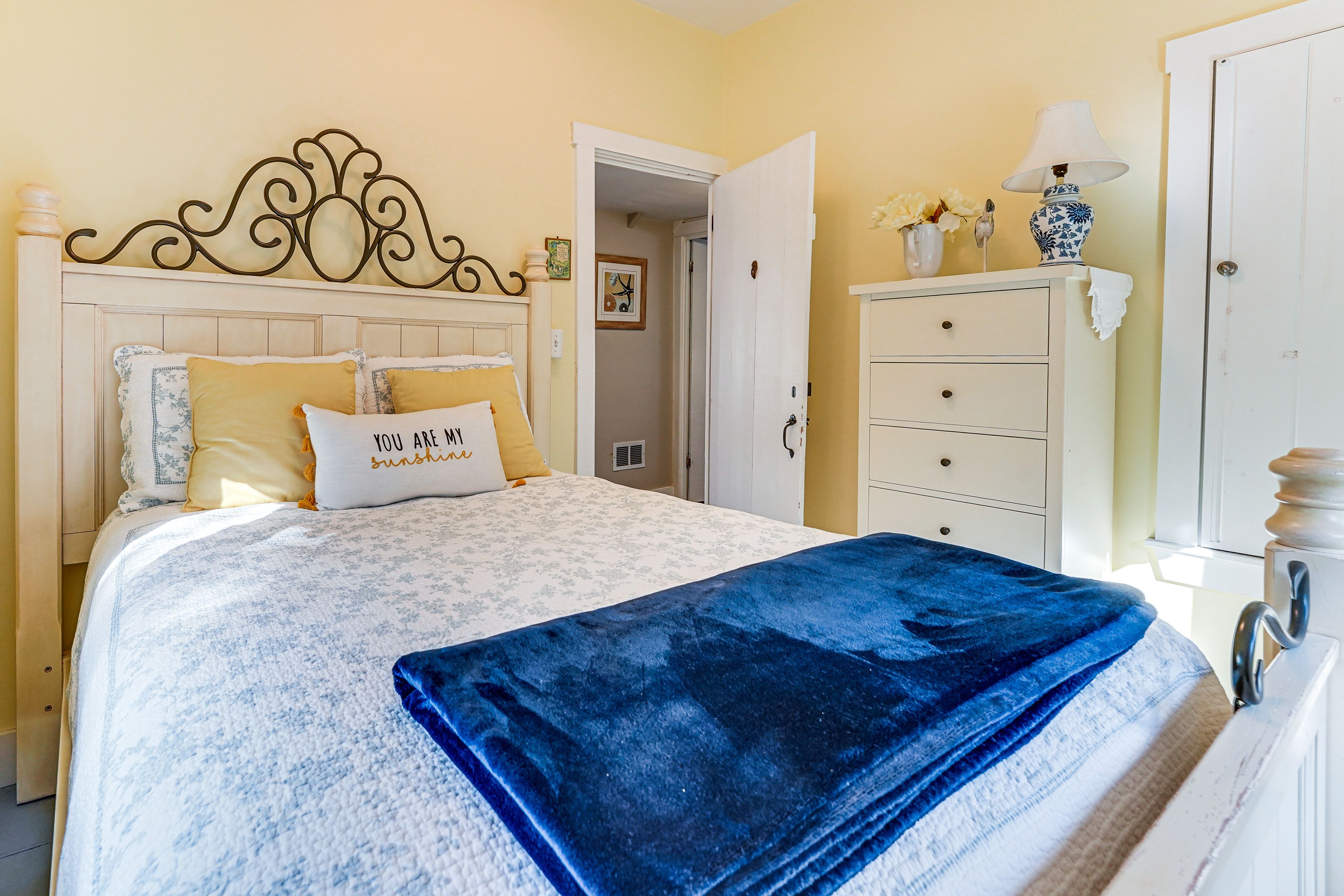 Bedroom 2 | Full Bed | 2nd Floor