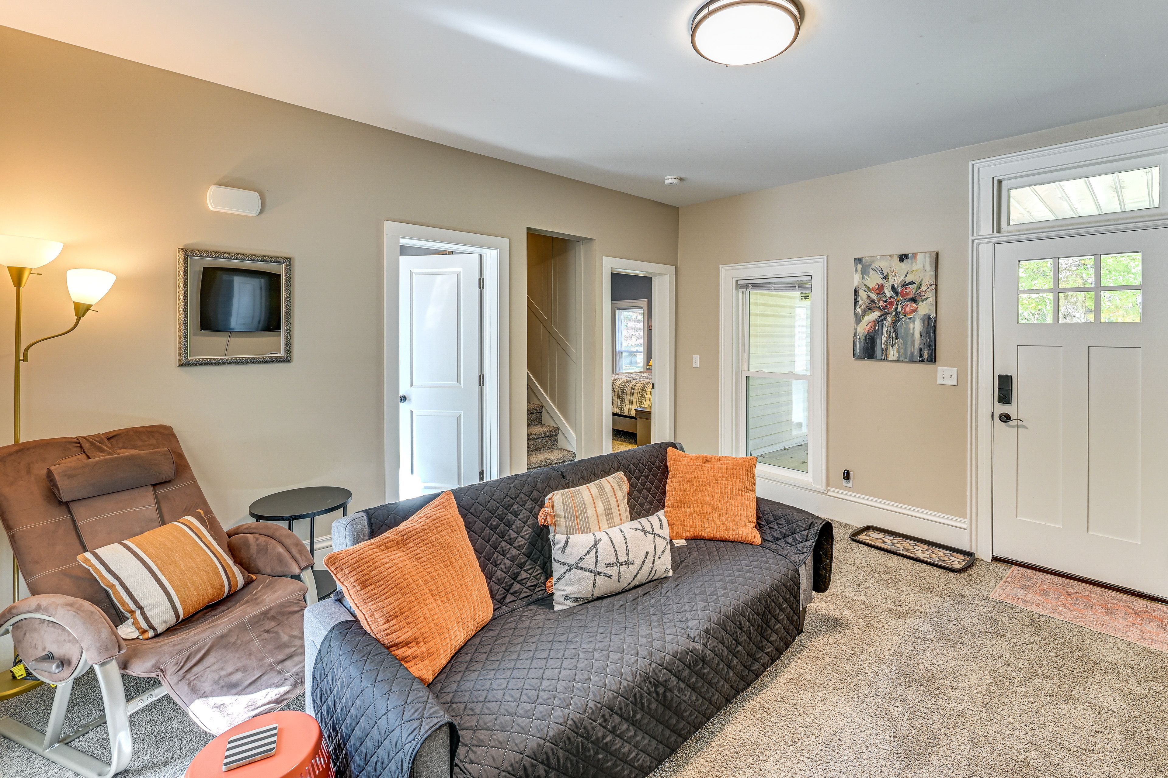 Living Room | 1st Floor | Full Sleeper Sofa | Smart TV | Fireplace