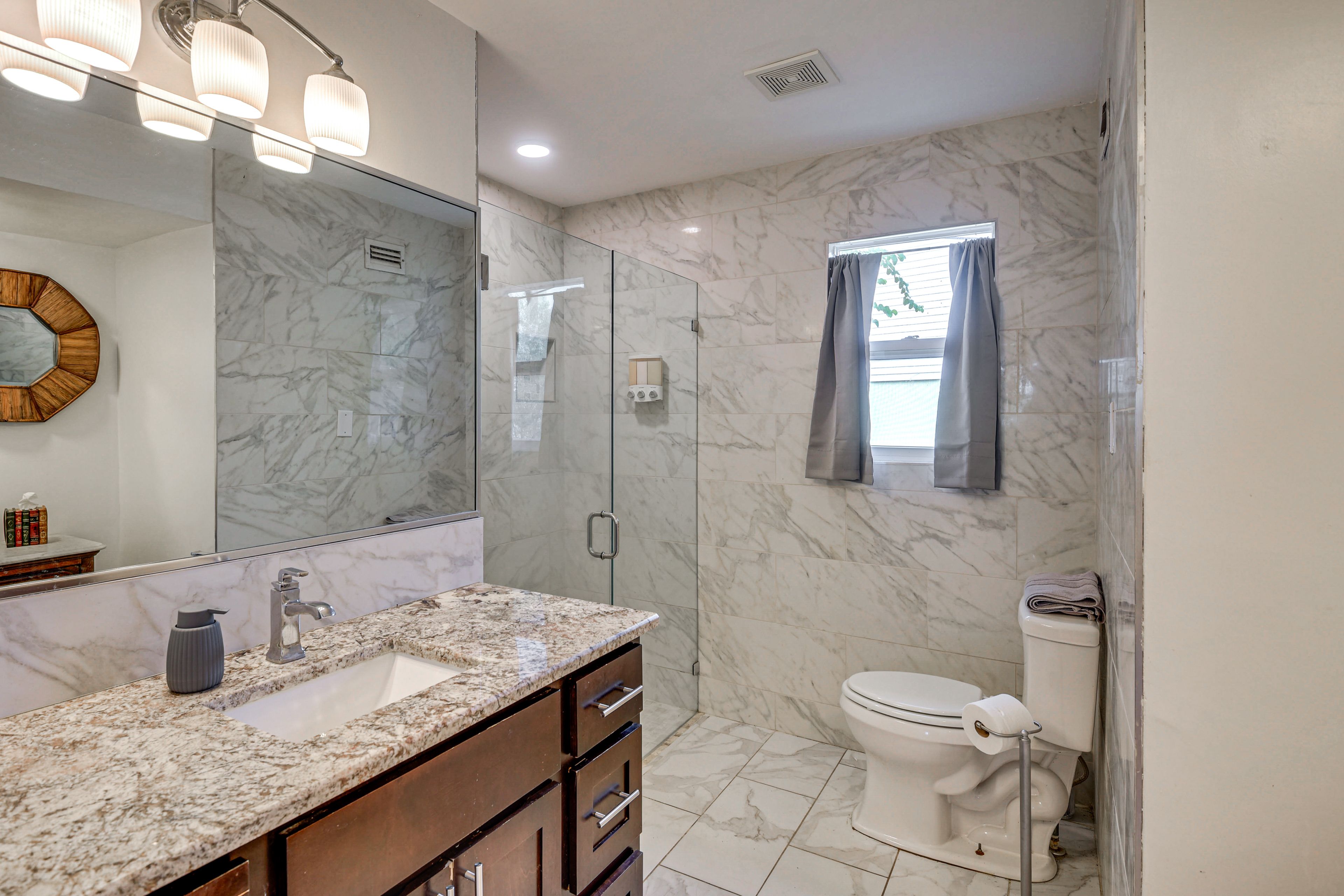 Full Bathroom