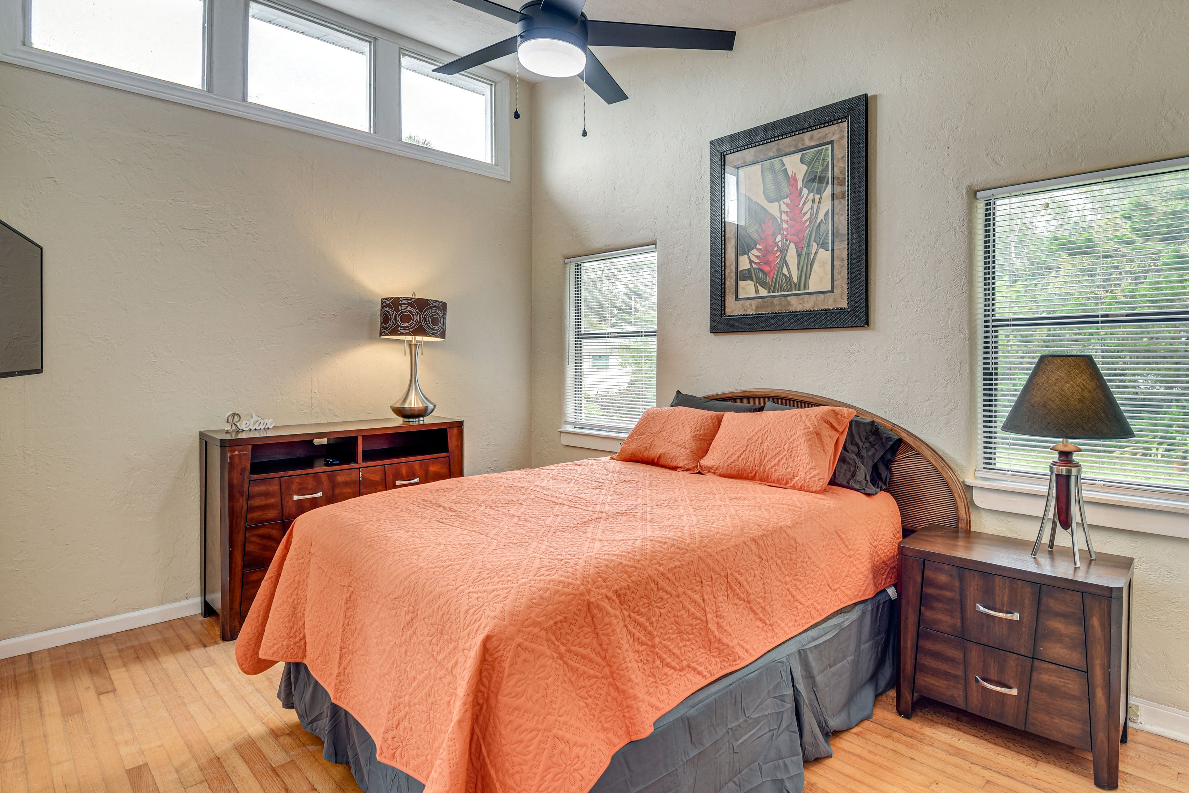 Bedroom 2 | Queen Bed