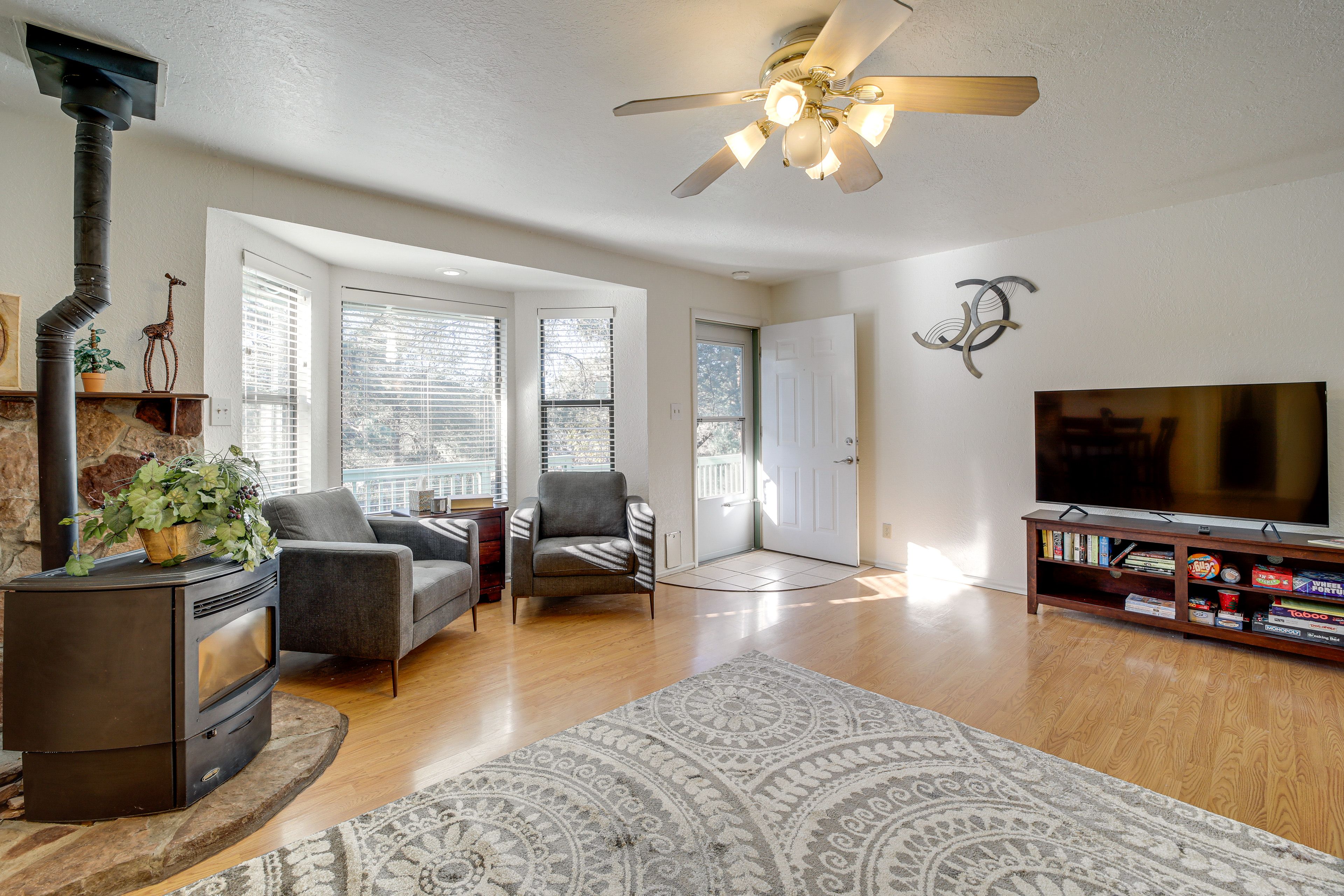 Living Room | Pellet Stove (Decorative Only) | Smart TV | Single-Story Home