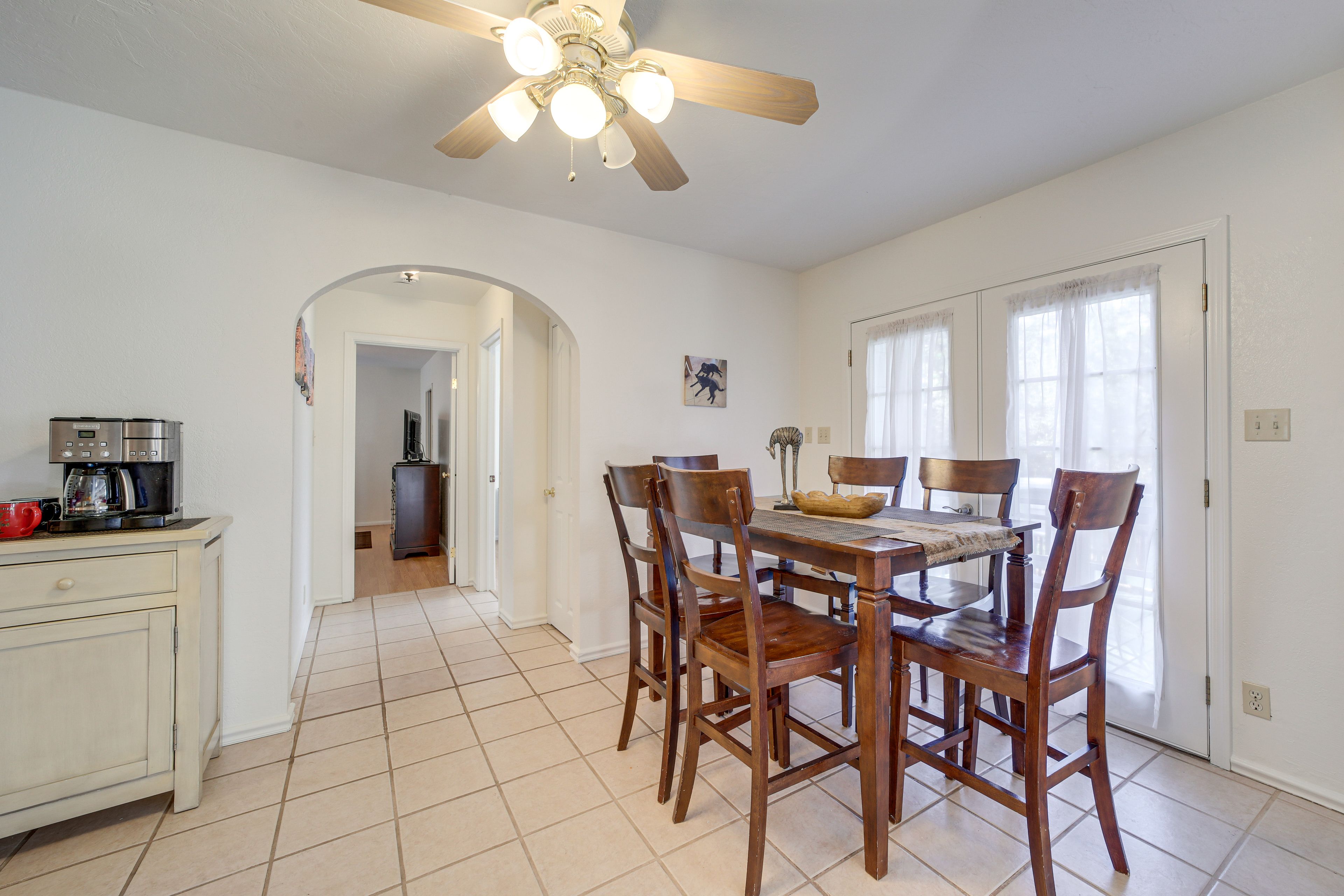Dining Area | Dual Keurig & Drip Coffee Maker
