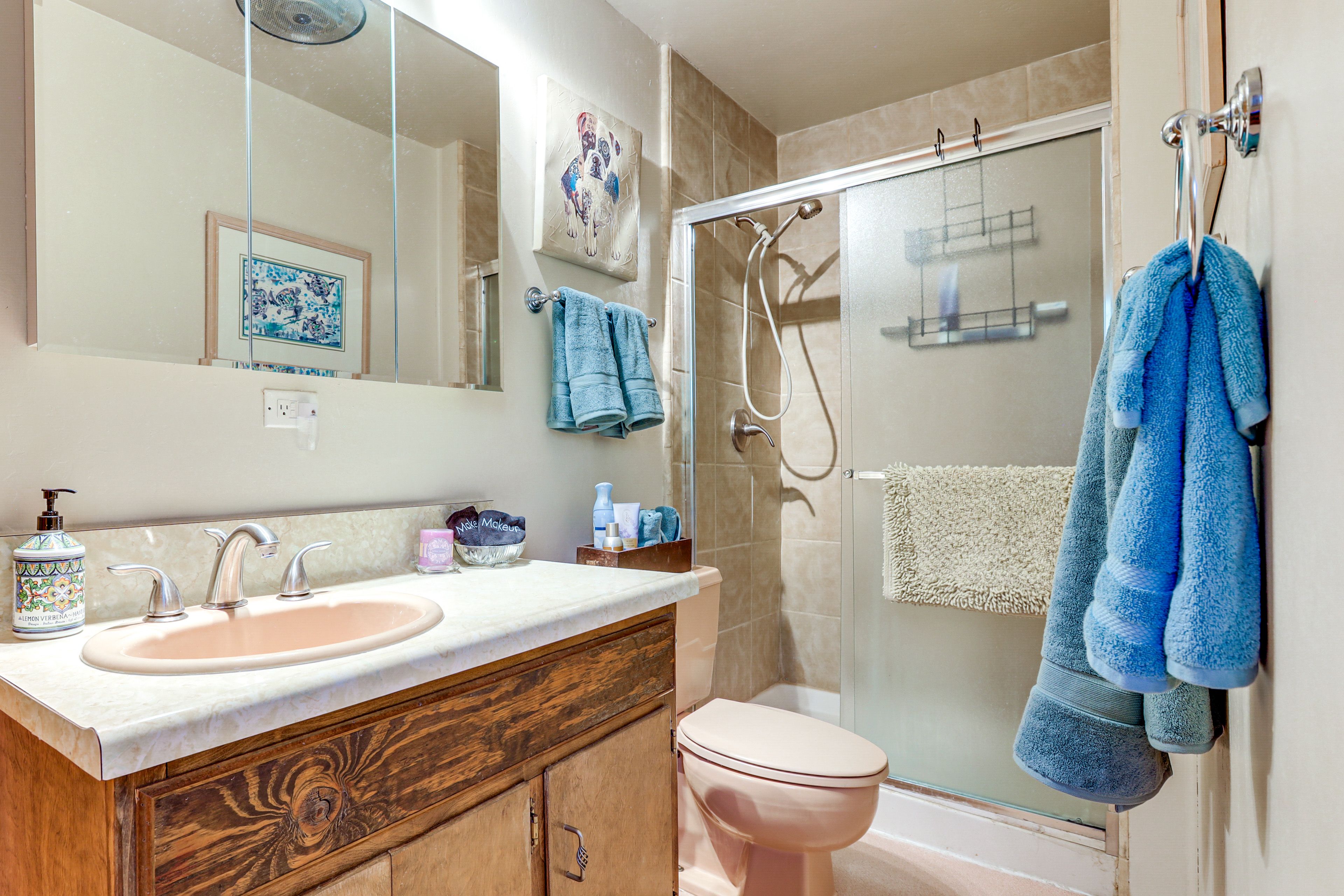 Bathroom | Towels Provided | 1st Floor