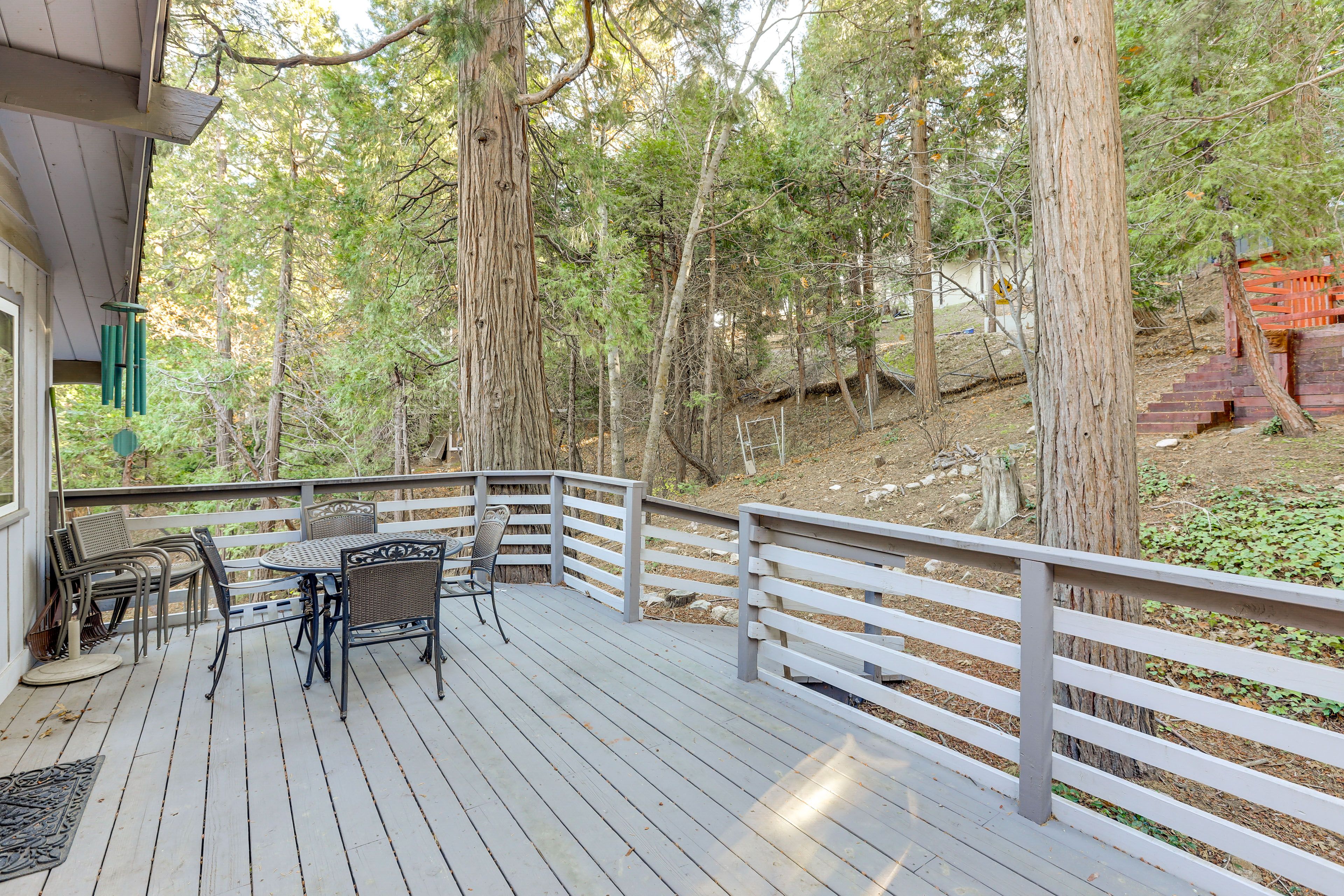 Deck 2 | Gas Grill | Dining Area
