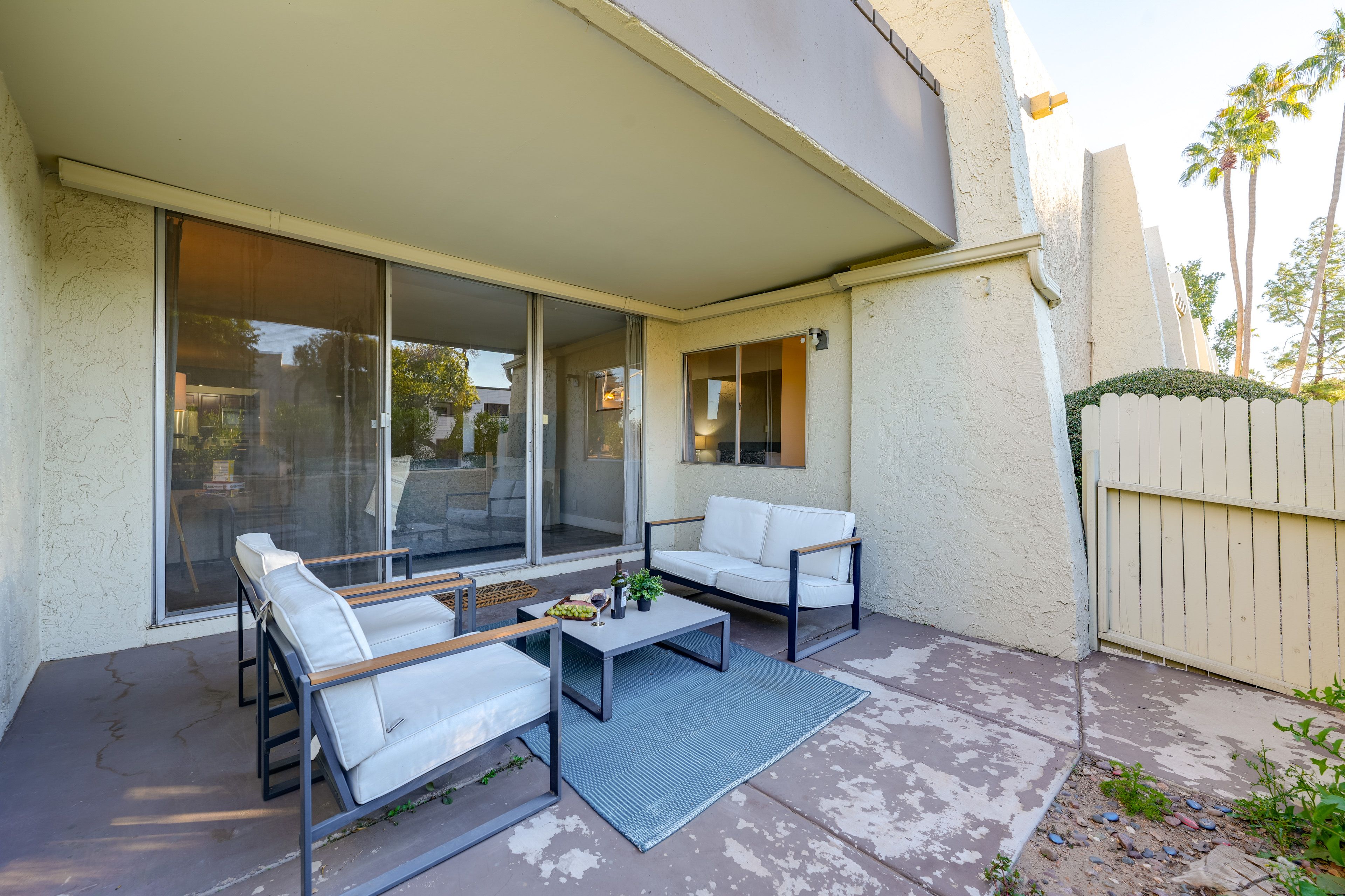 Patio | Outdoor Seating