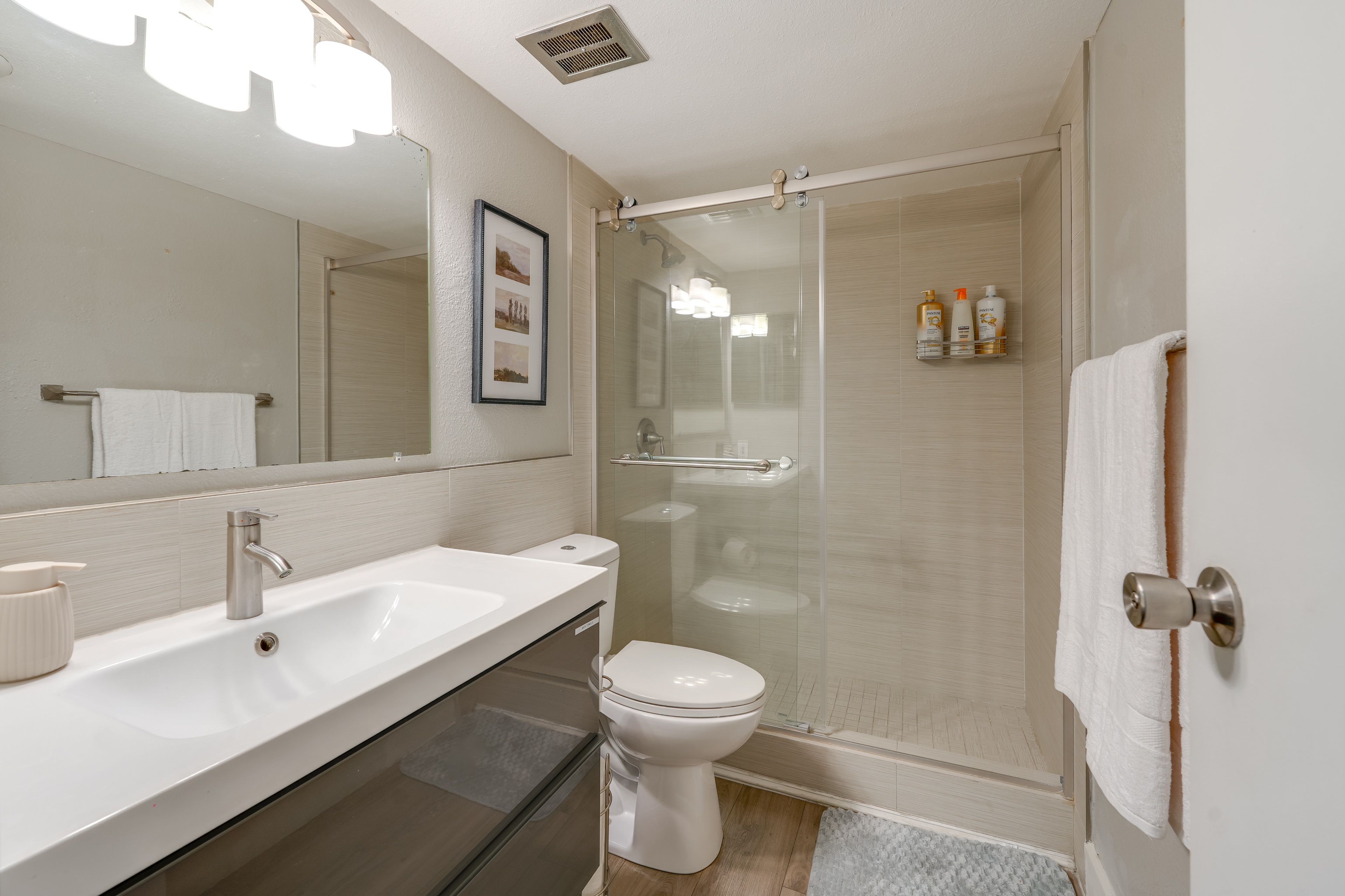 Bathroom | Complimentary Toiletries | Hair Dryer