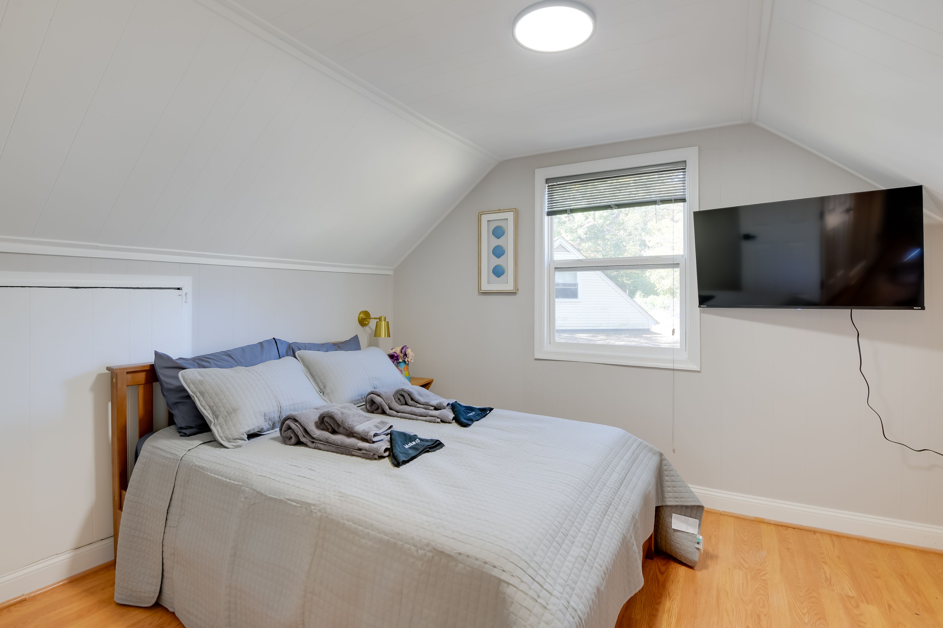 Bedroom 2 | Full Bed | 2nd Floor