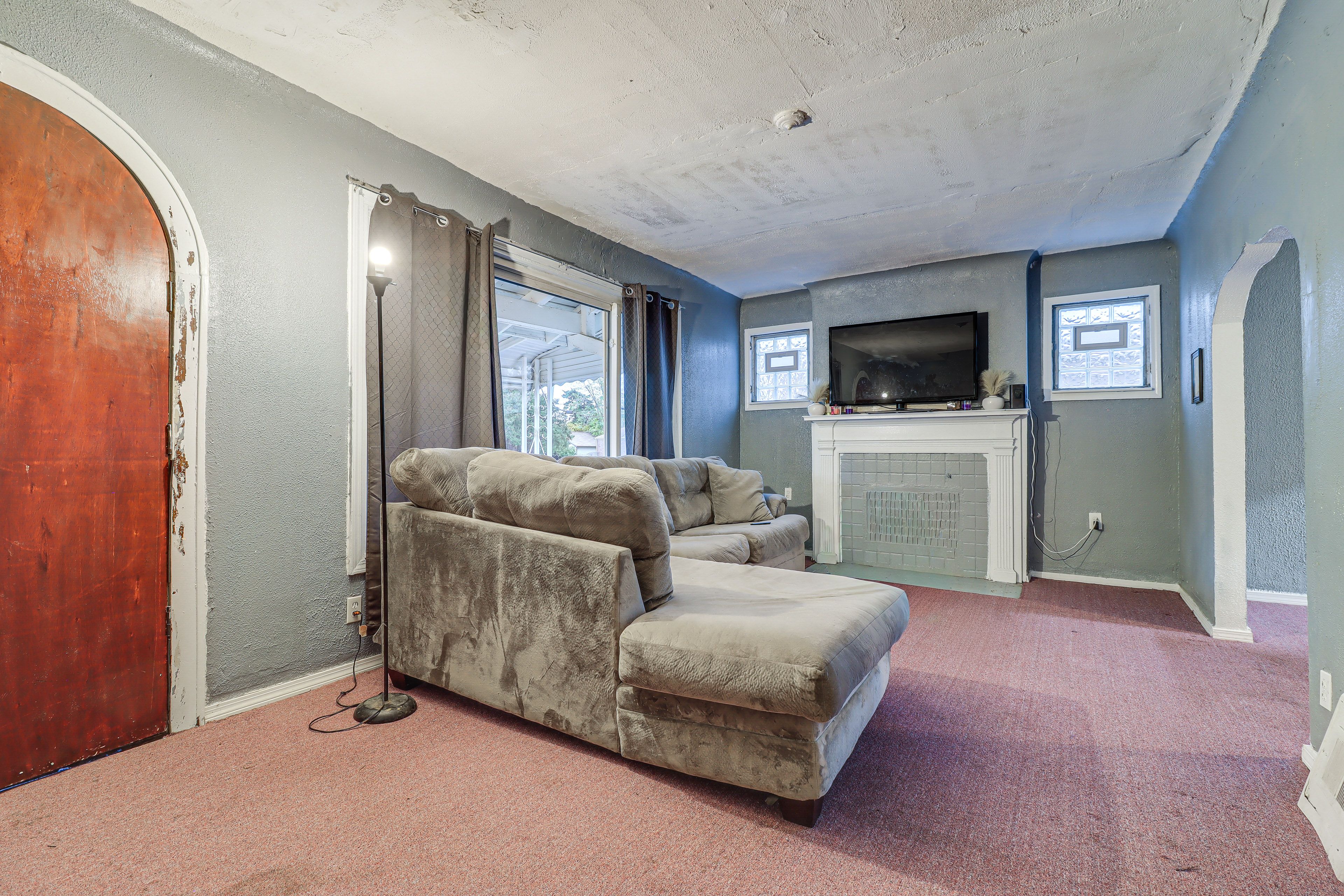 Living Room | 1st Floor | Electric Heating | Free WiFi