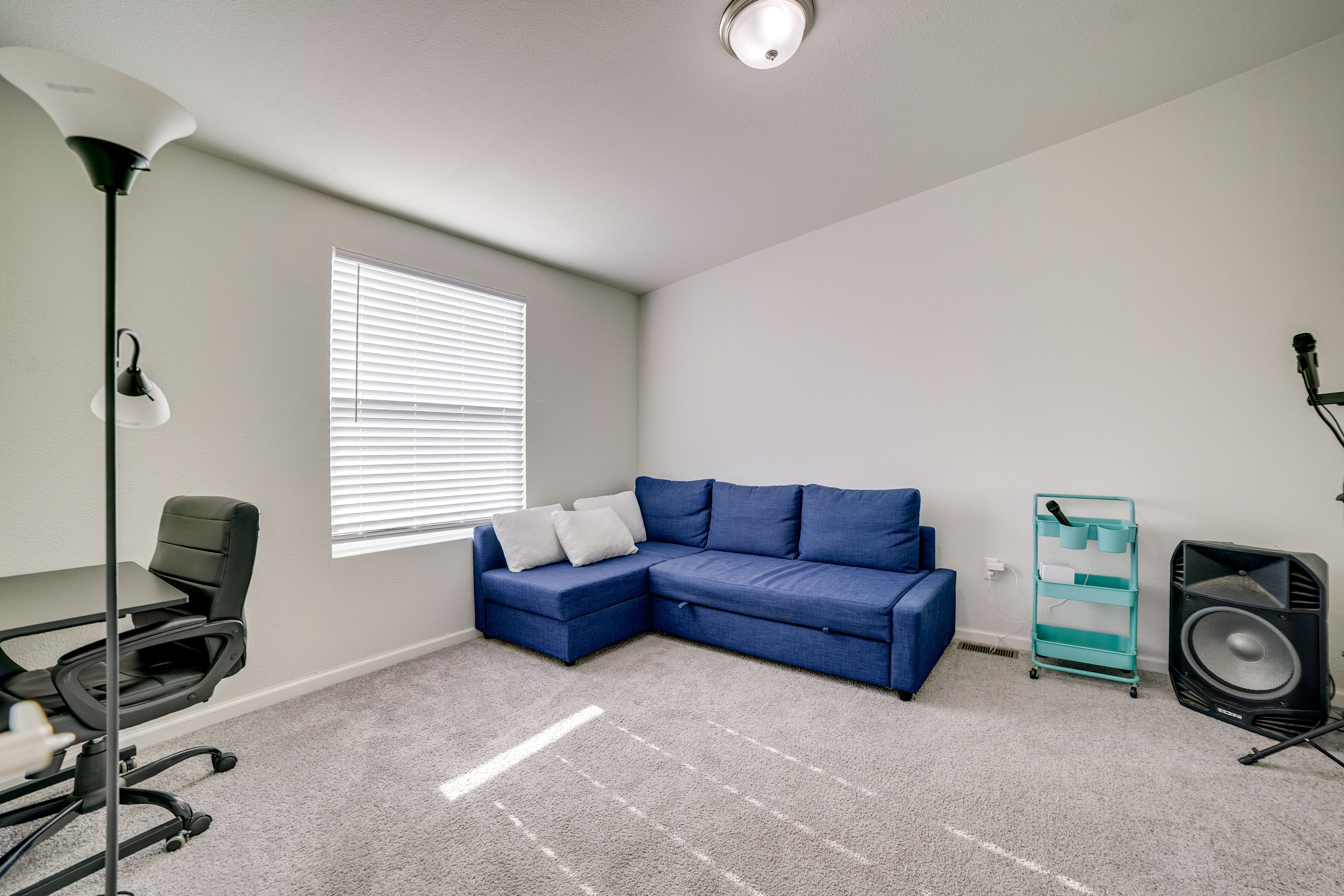 Bedroom 3 | Queen Sleeper Sofa | Desk