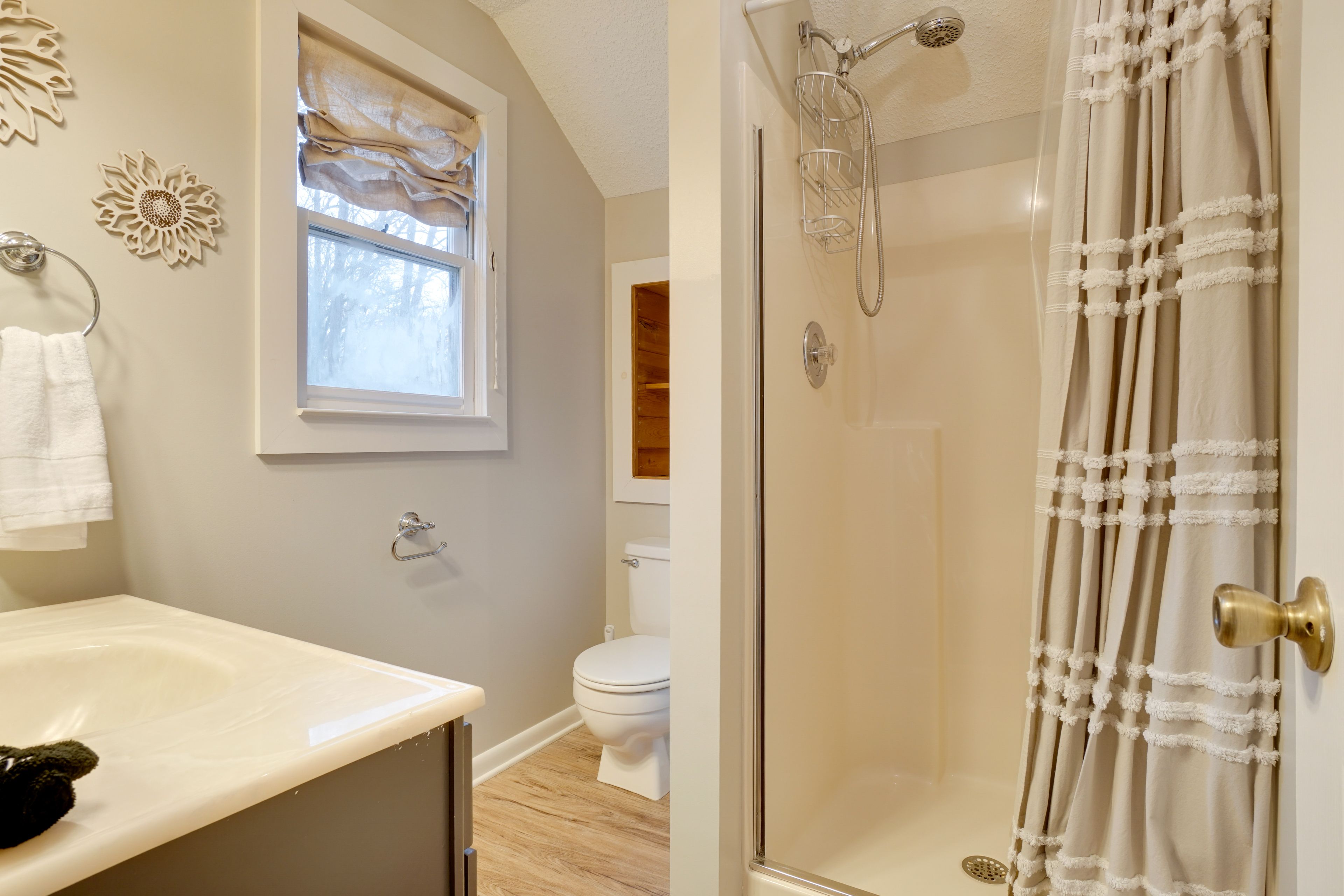 En-Suite Bathroom | 2nd Floor