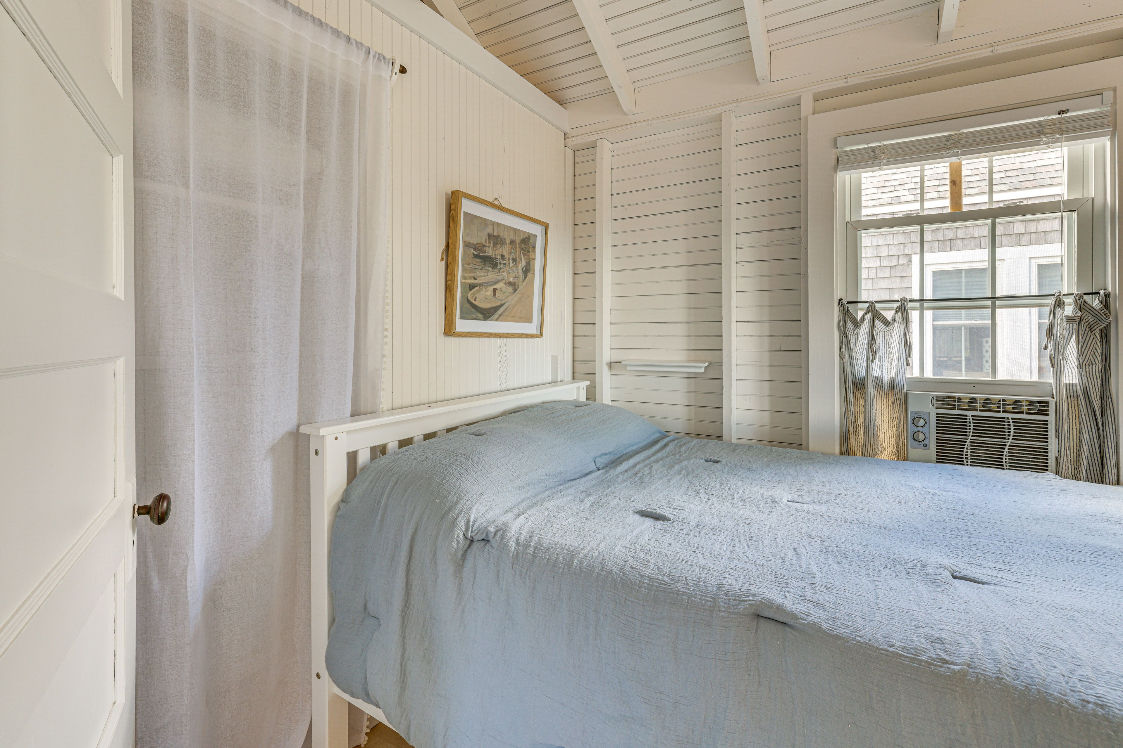 Bedroom 1 | Full Bed | Linens Provided