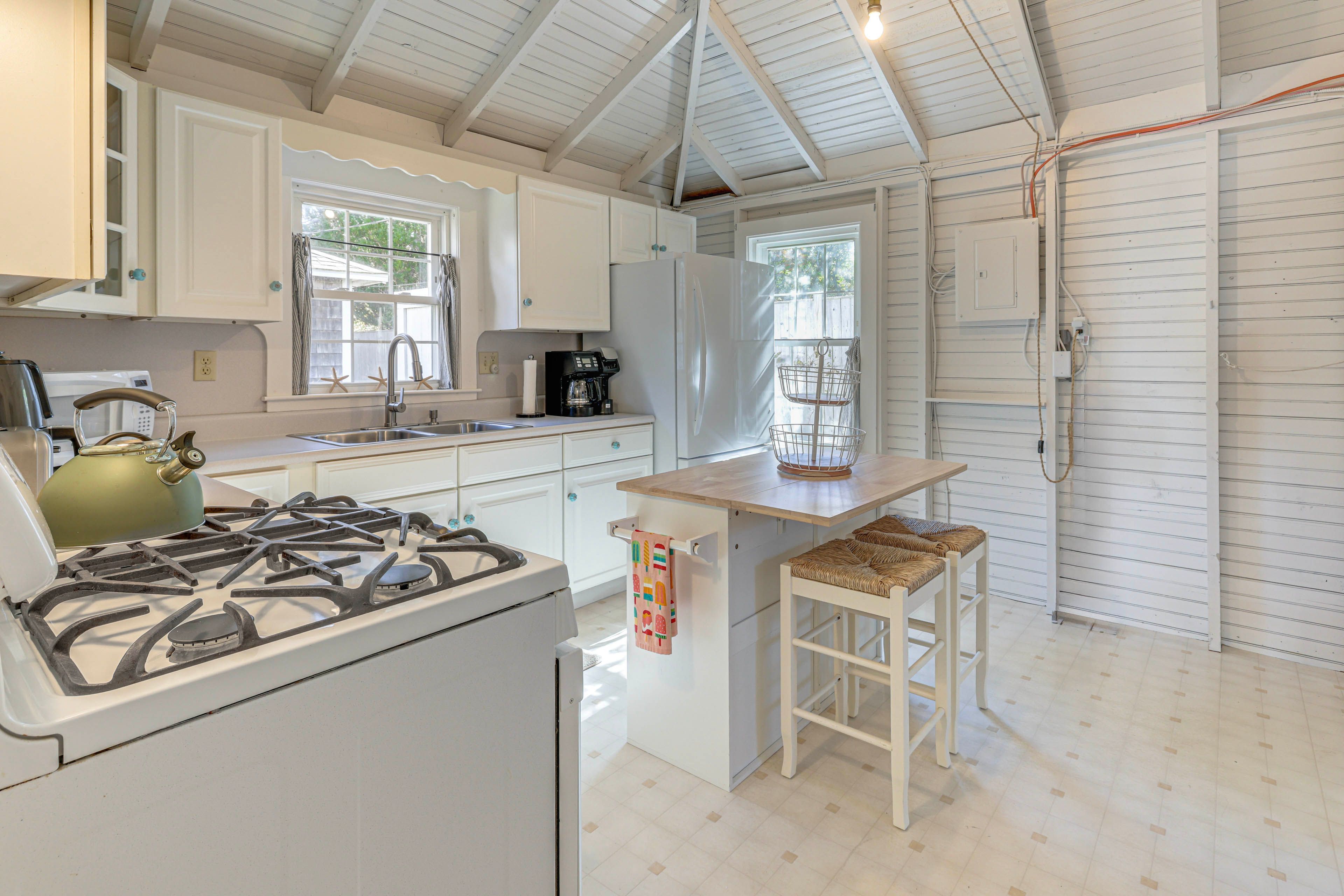 Kitchen | Cooking Basics | Dishware/Flatware | Dual Coffee Maker | Air Fryer