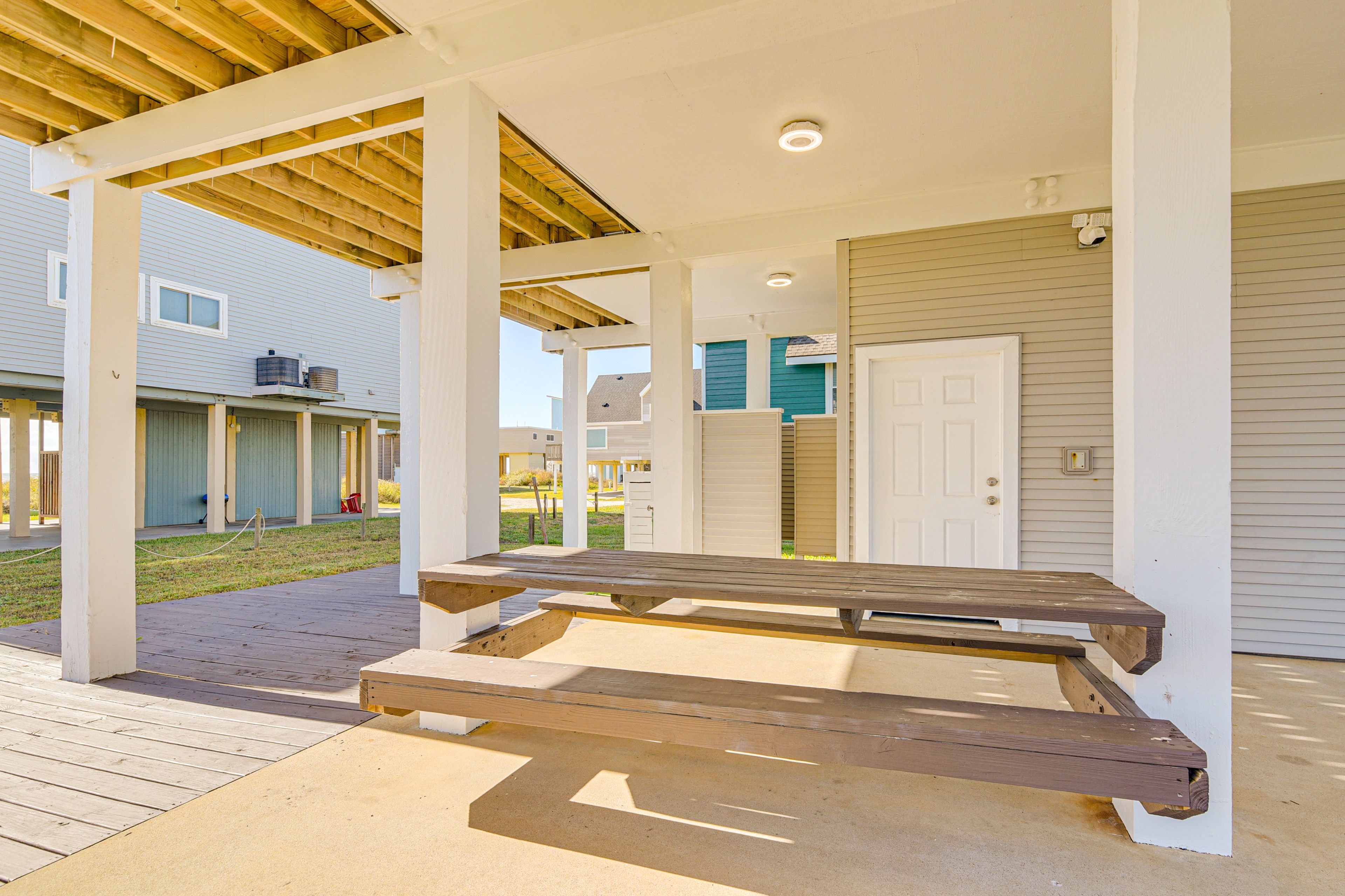 Patio | Picnic Table | Charcoal Grill