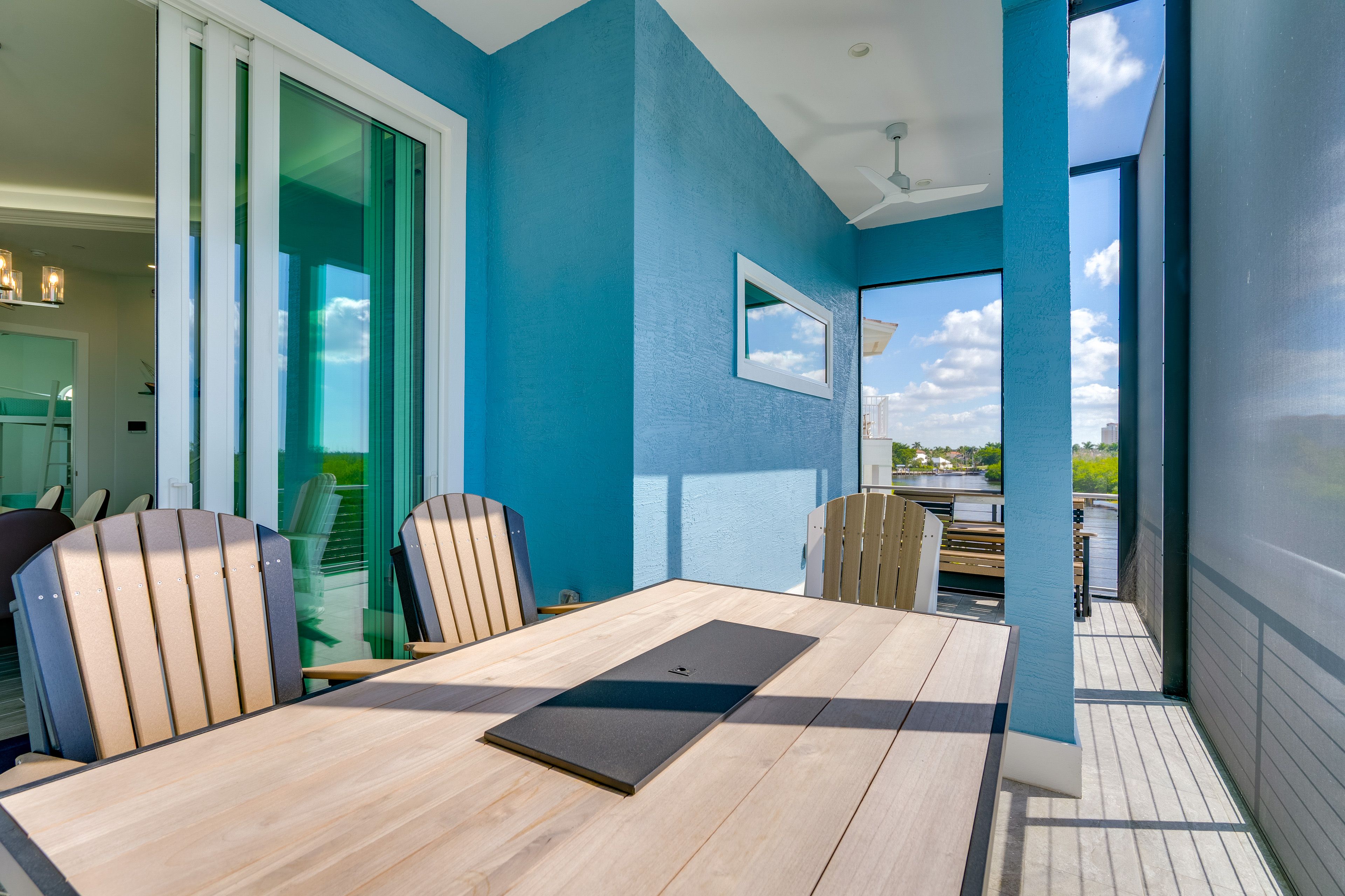 2nd-Floor Deck | Screened-In Outdoor Dining Area