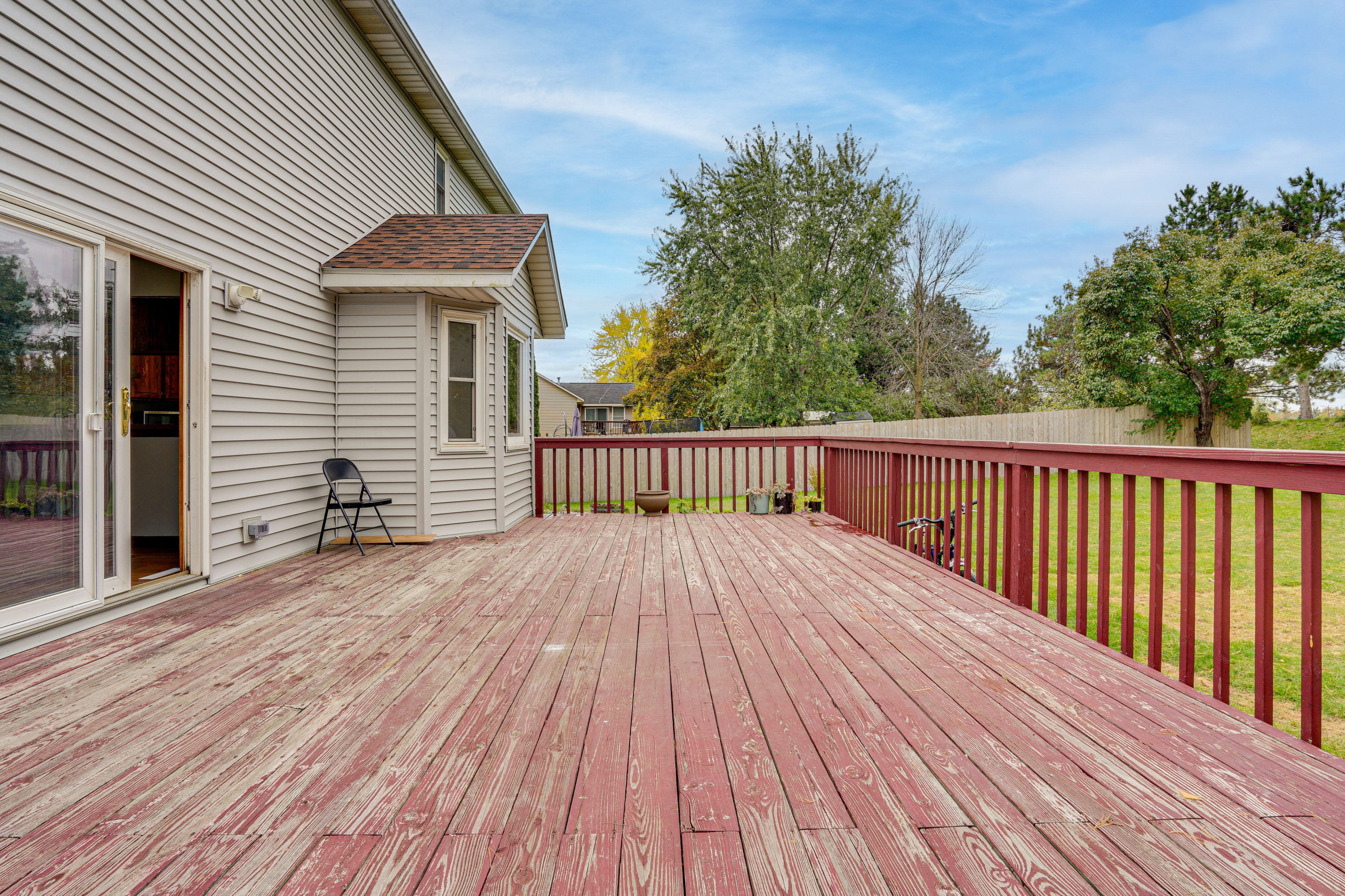 House Exterior | Deck
