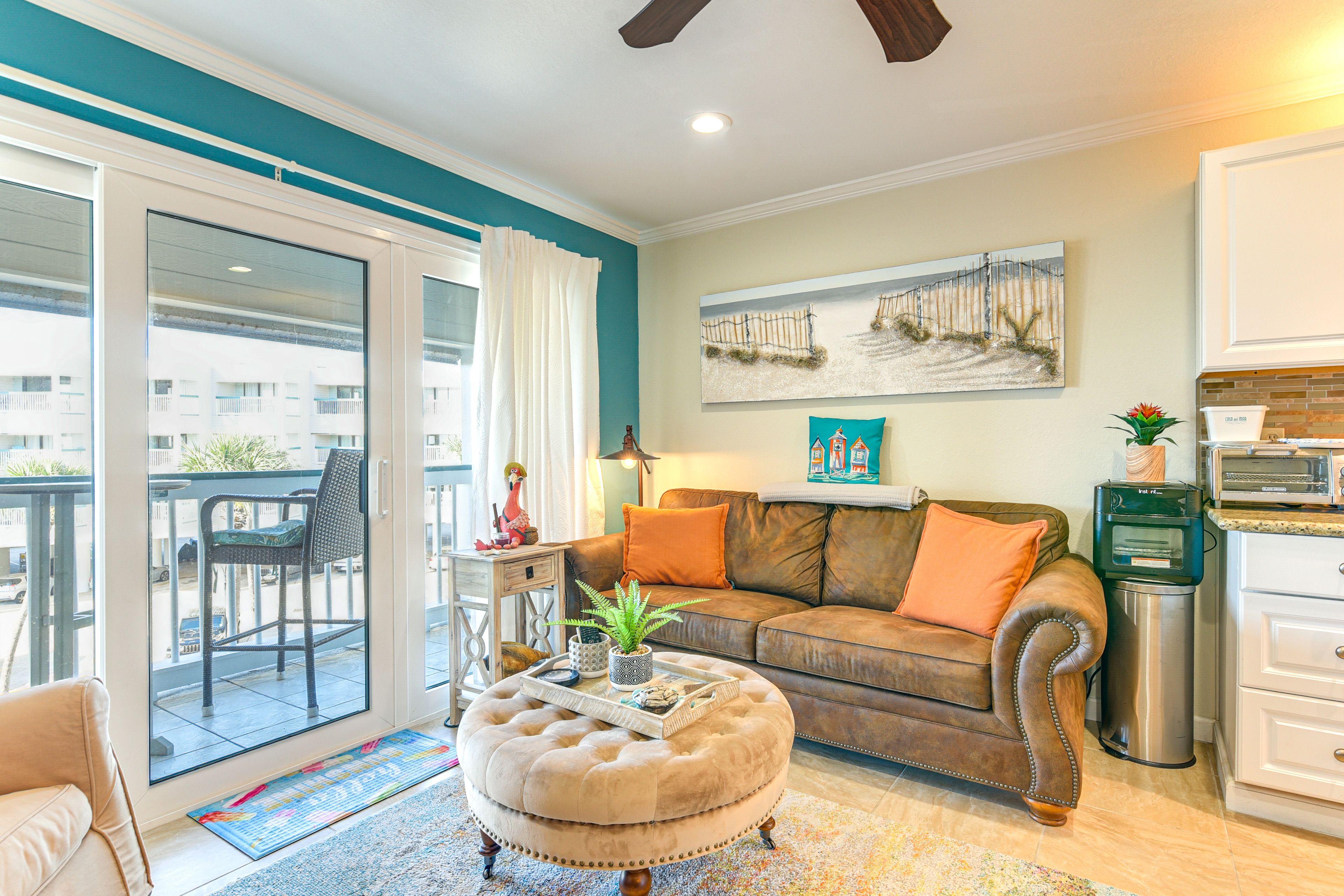 Living Room | Queen Sleeper Sofa | Free WiFi