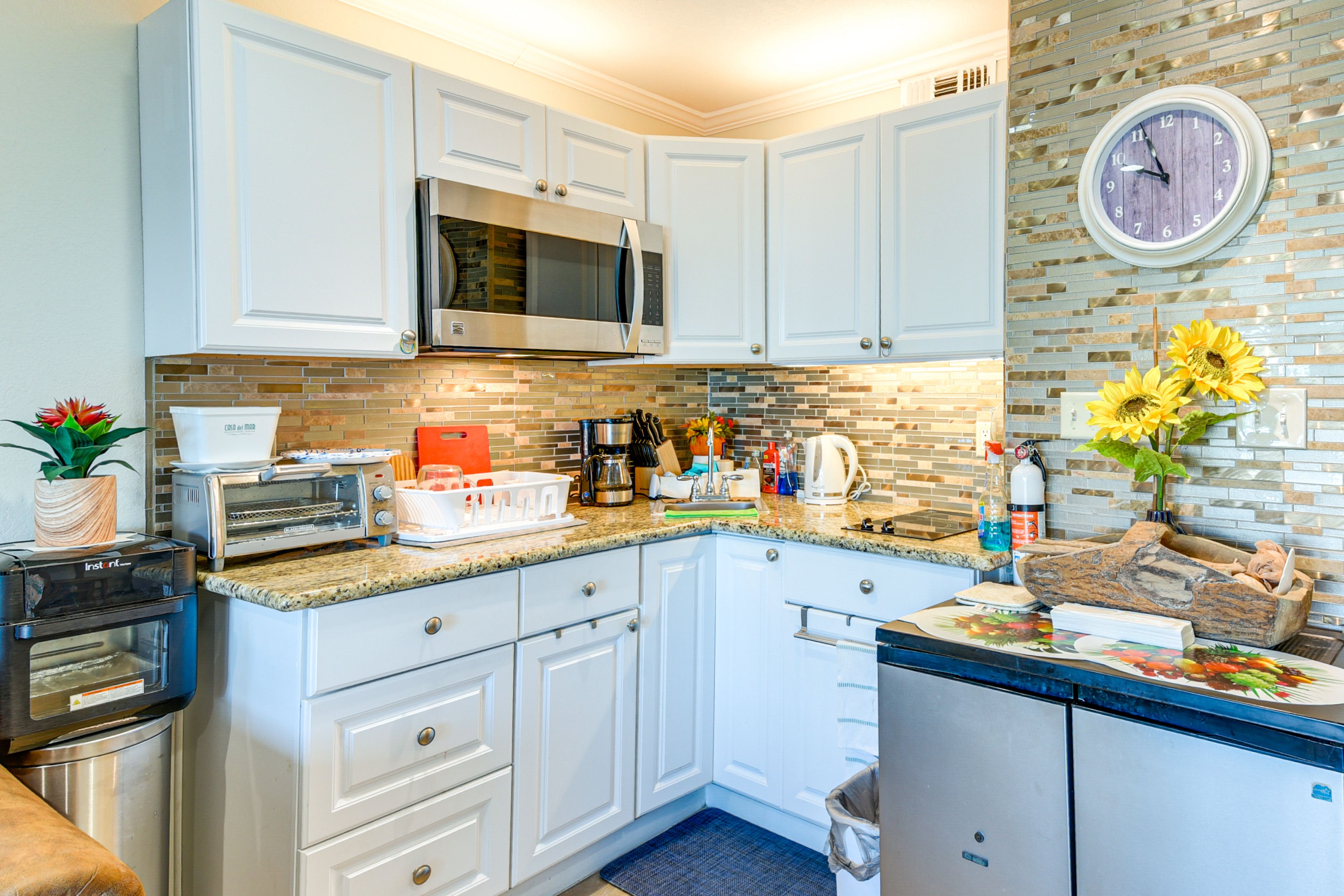 Kitchenette | Drip Coffee Maker | Air Fryer | Toaster Oven | Cooking Basics